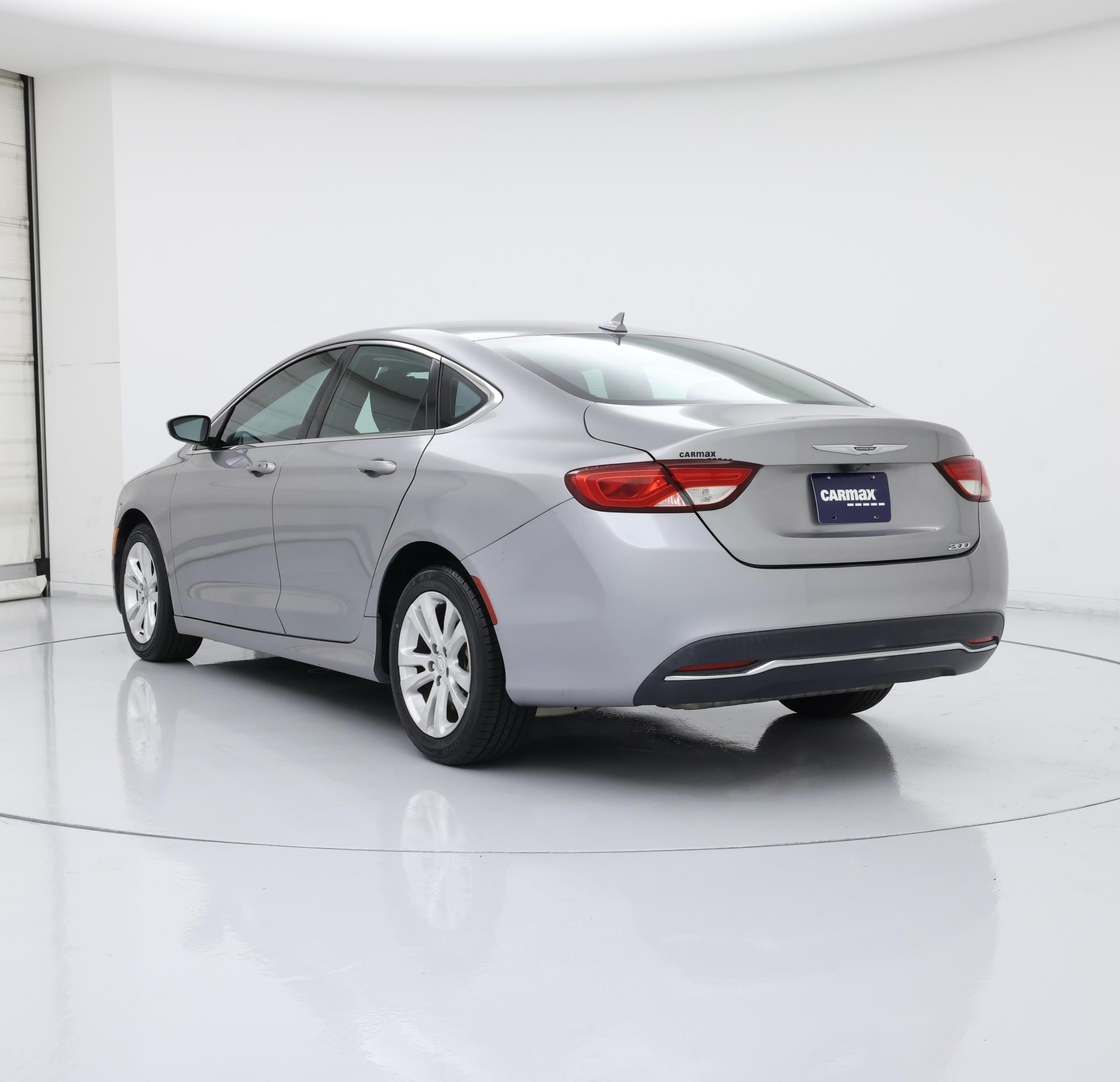 Thumbnail: 2016 Chrysler 200 - 2