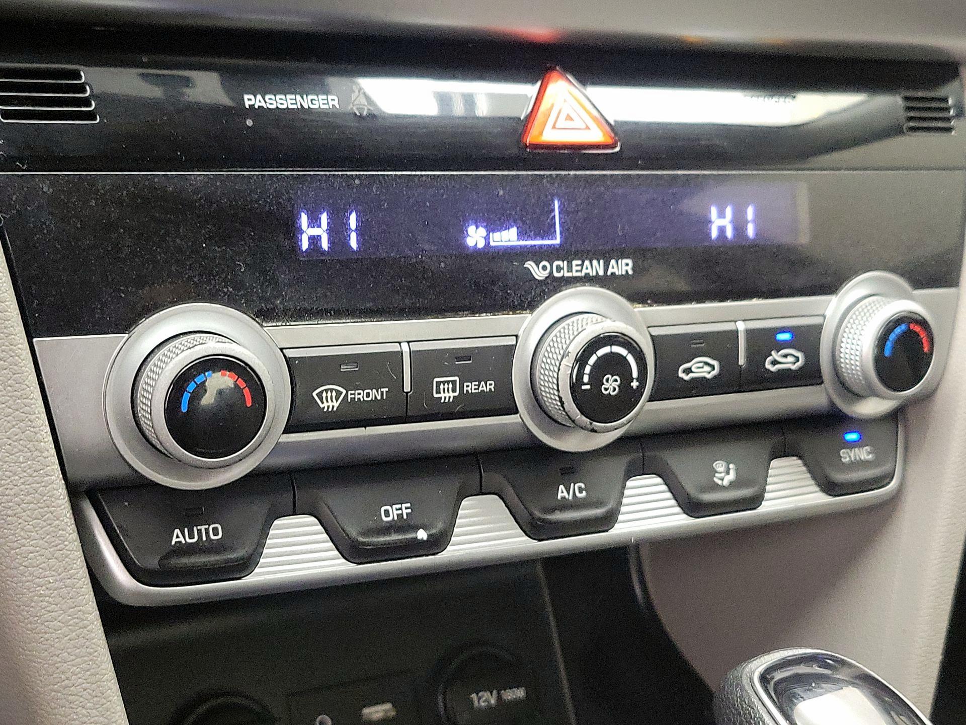 Thumbnail: 2020 Hyundai Elantra - 16