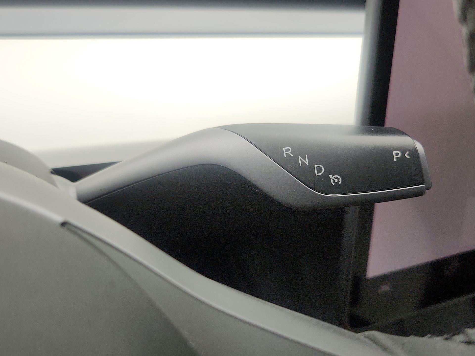 Thumbnail: 2022 Tesla Model 3 - 17
