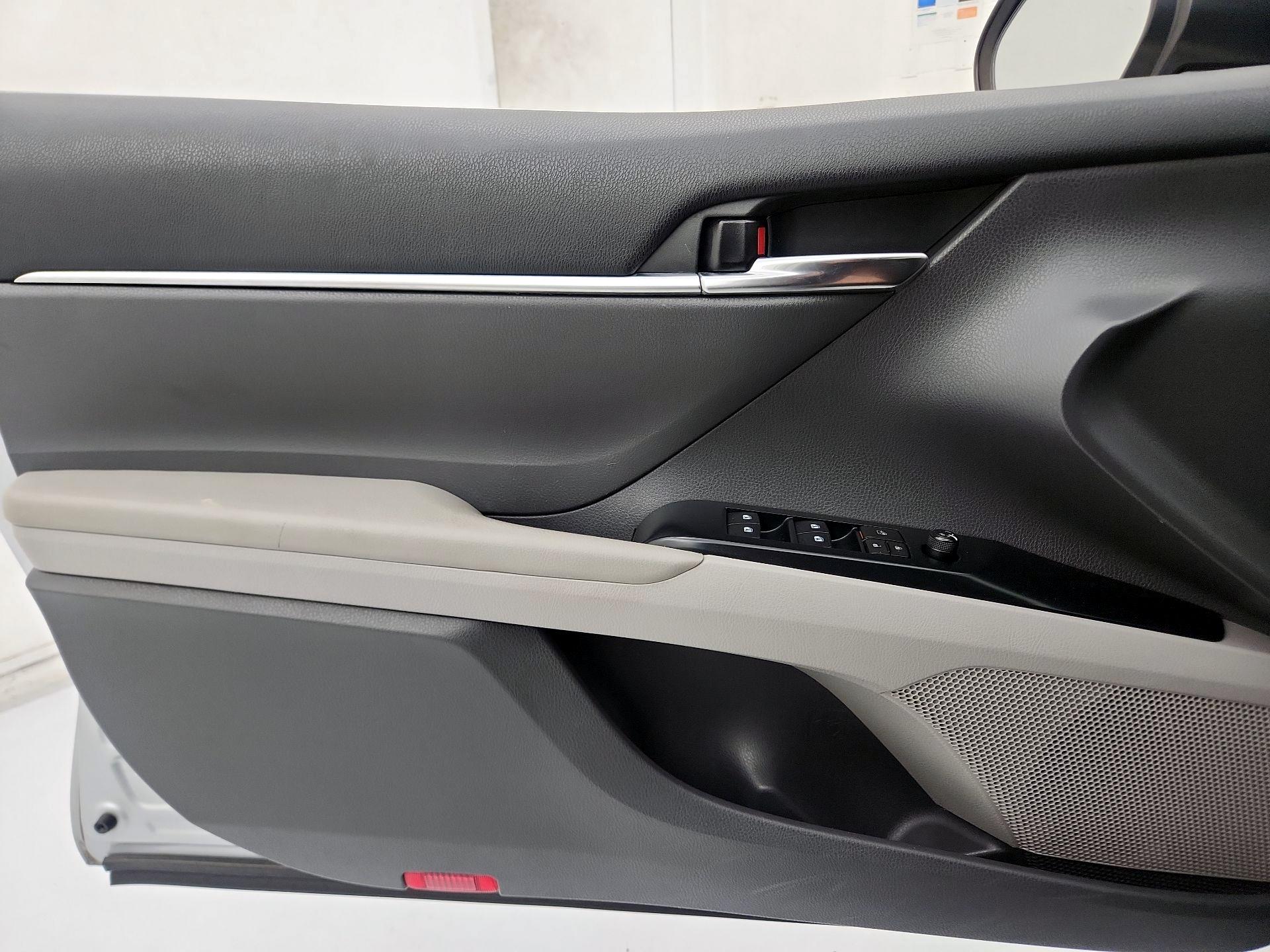 Thumbnail: 2020 Toyota Camry - 12