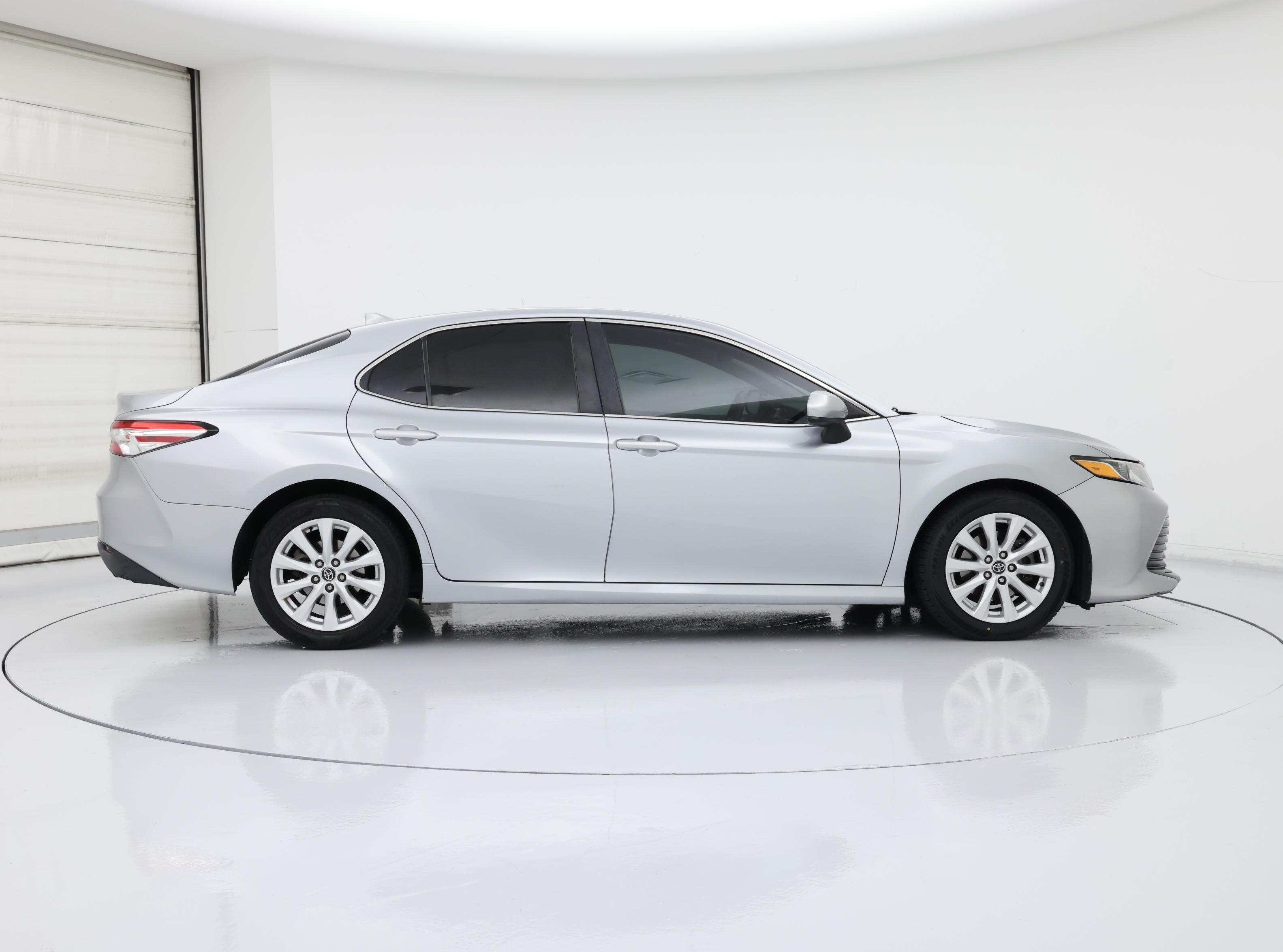 Thumbnail: 2020 Toyota Camry - 7