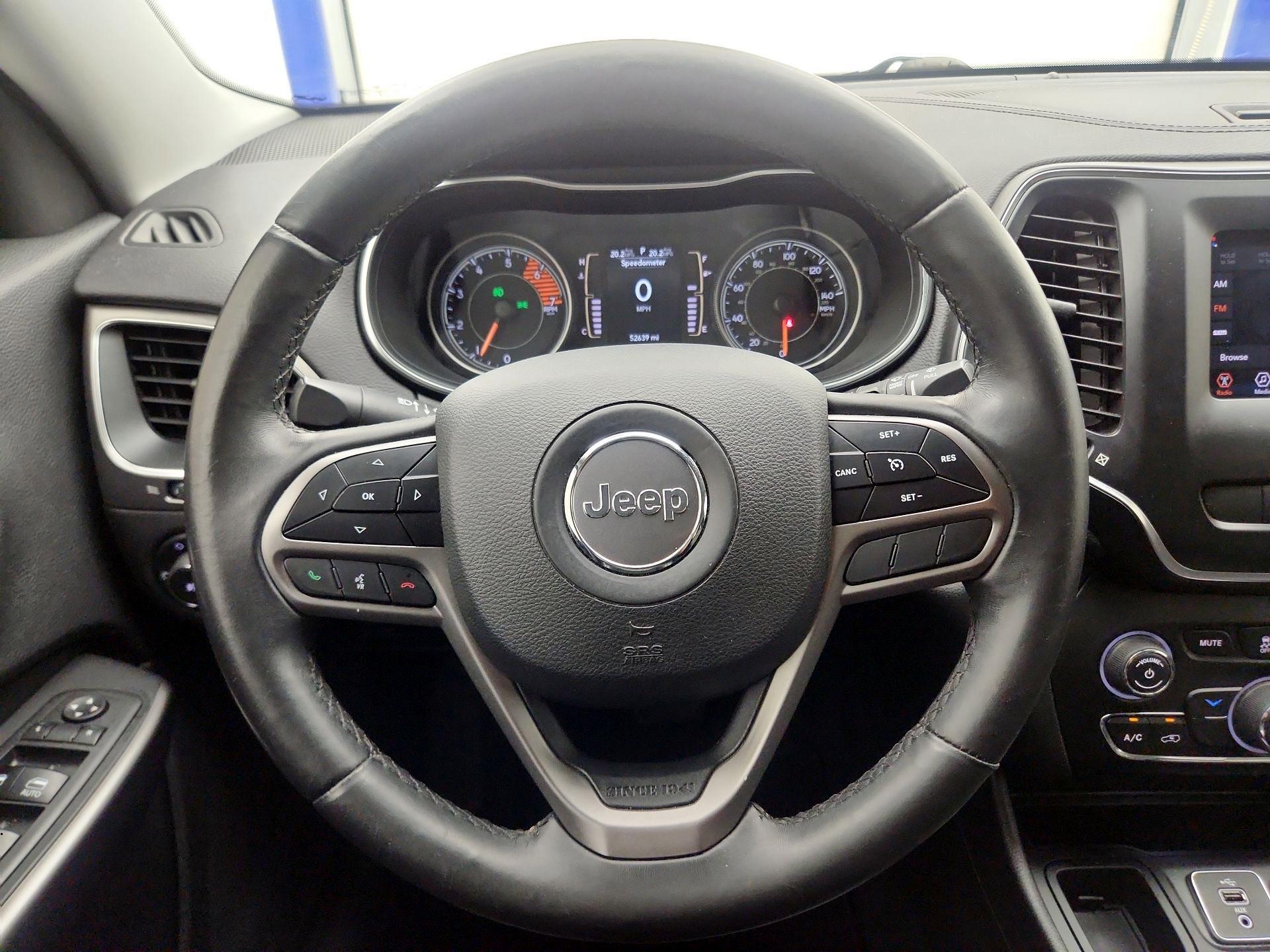 Thumbnail: 2019 Jeep Cherokee - 10