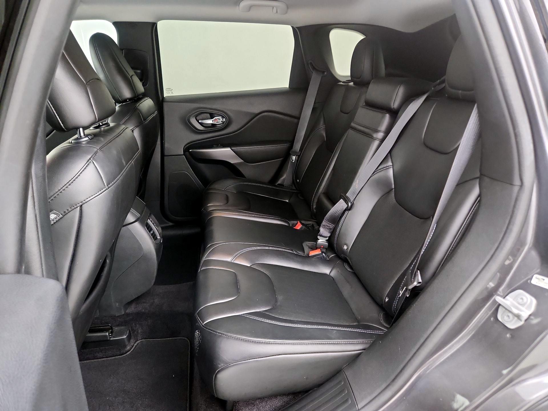 Thumbnail: 2019 Jeep Cherokee - 19
