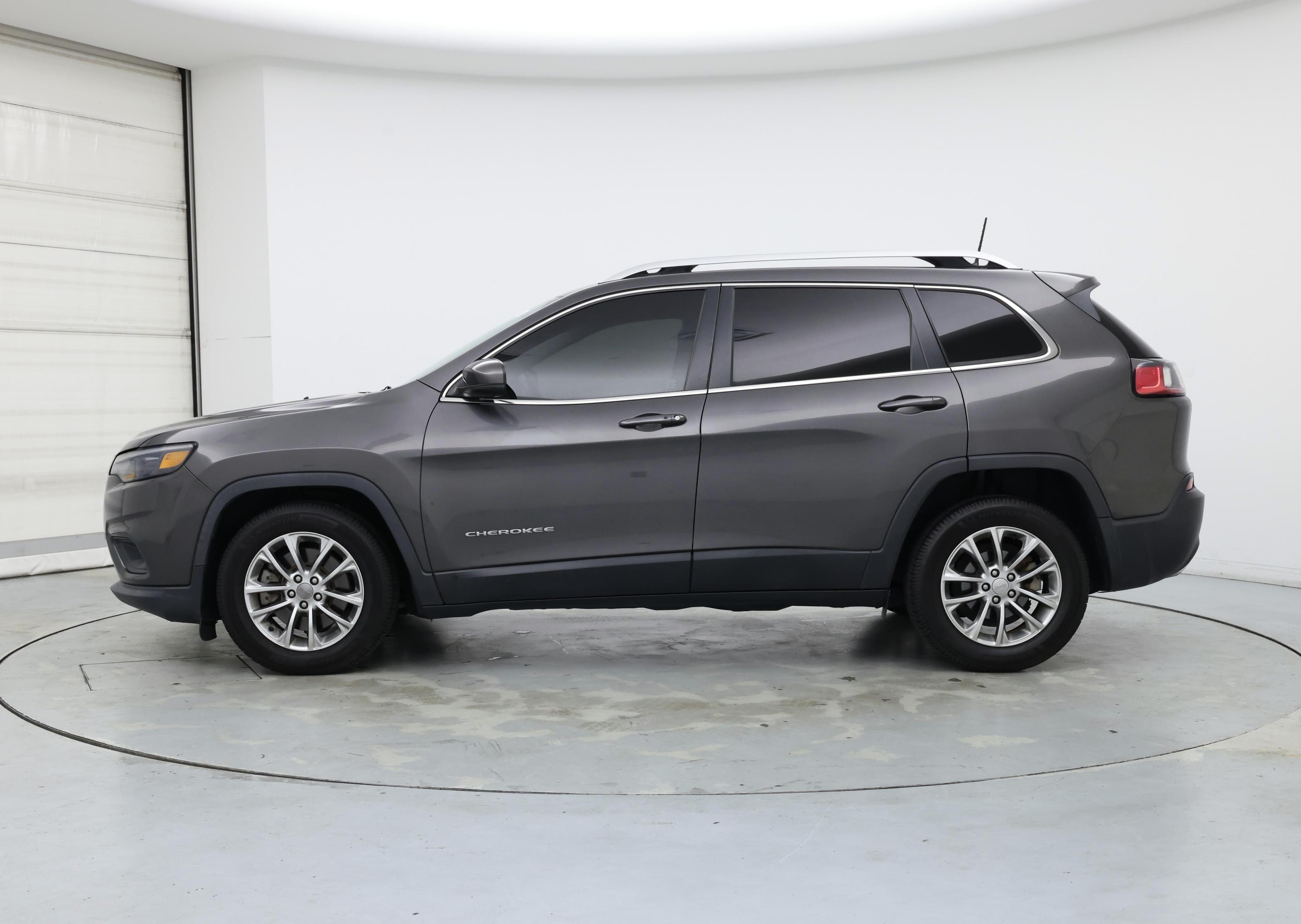 Thumbnail: 2019 Jeep Cherokee - 3