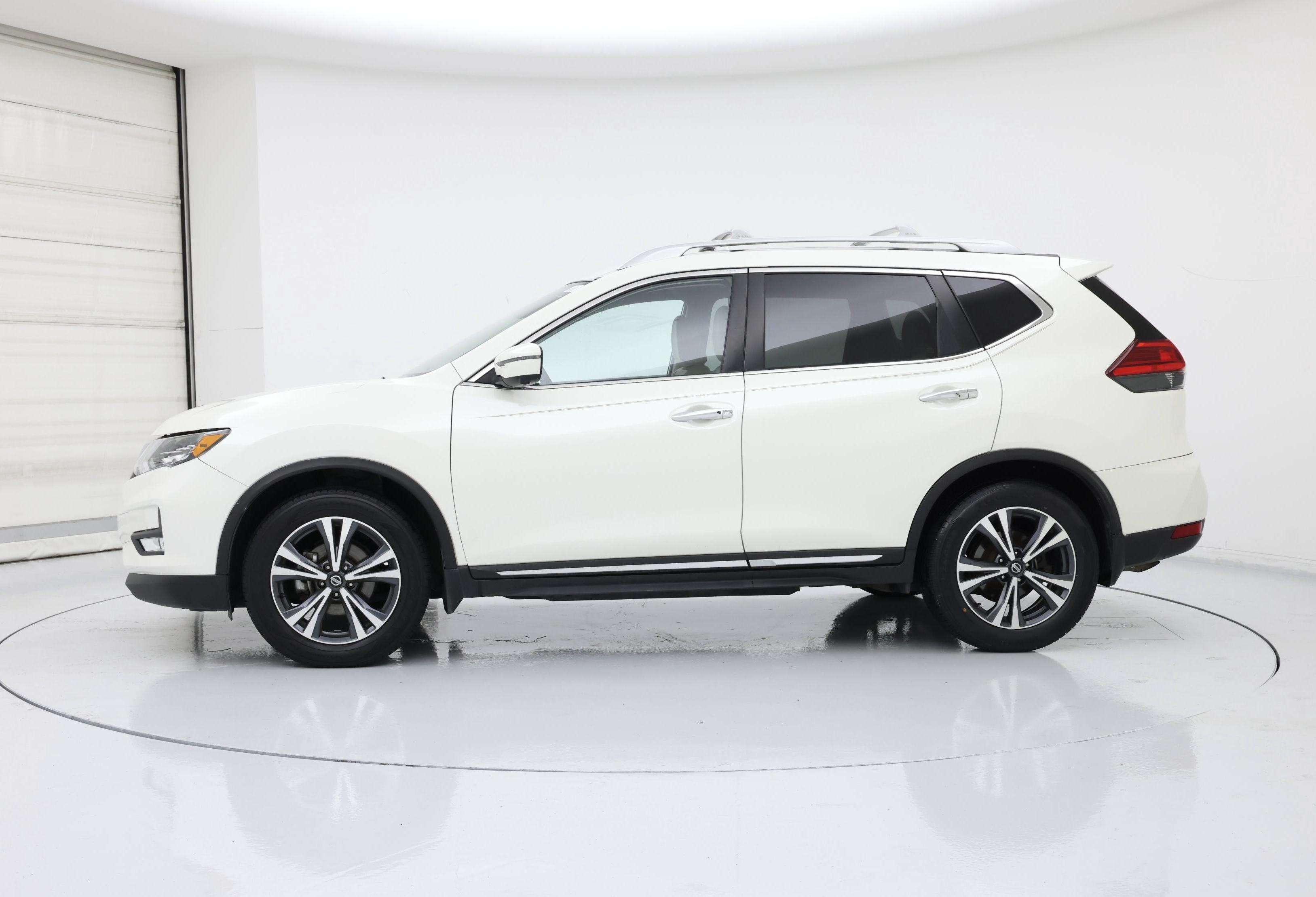 Thumbnail: 2017 Nissan Rogue - 3