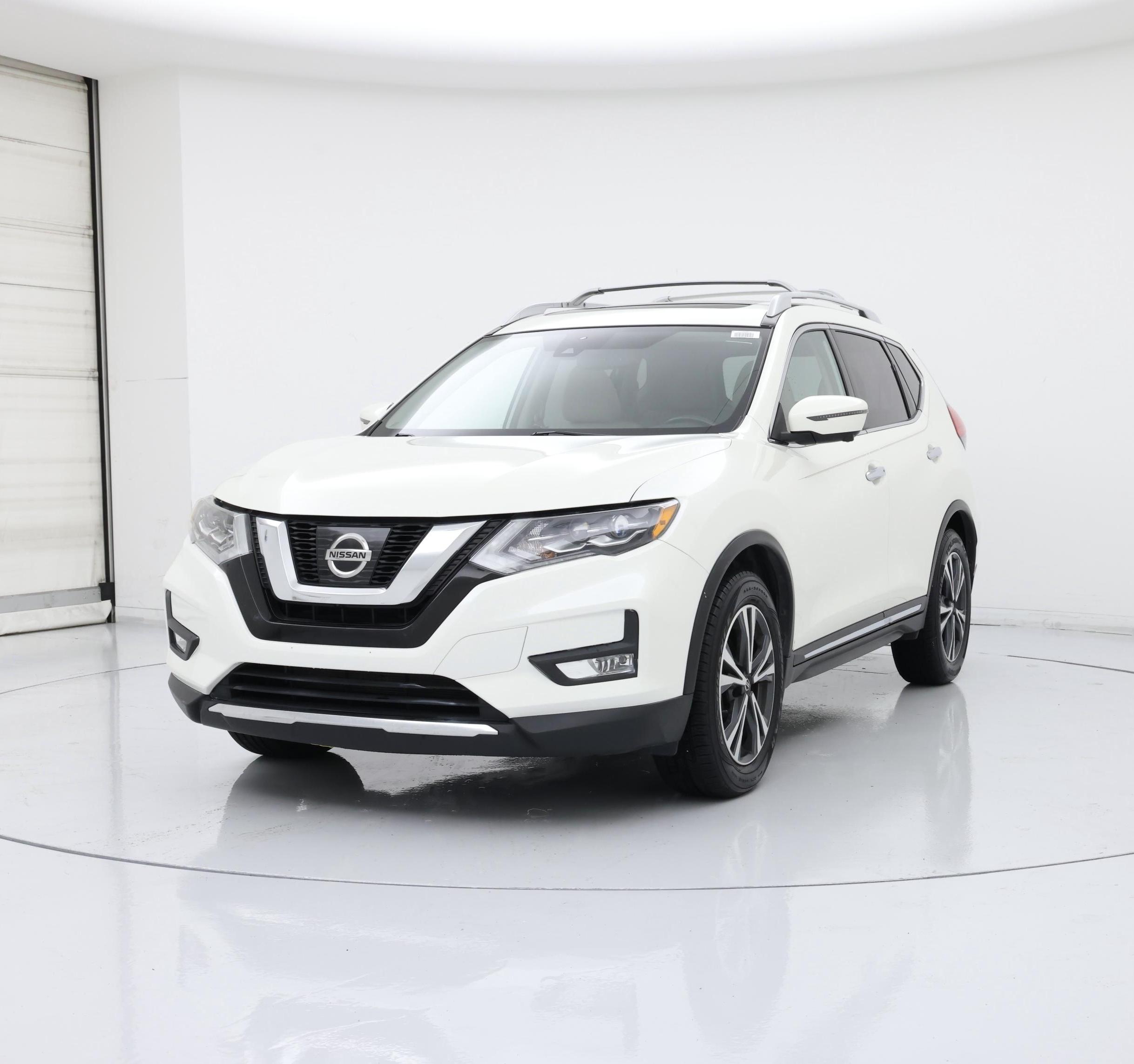 Thumbnail: 2017 Nissan Rogue - 4