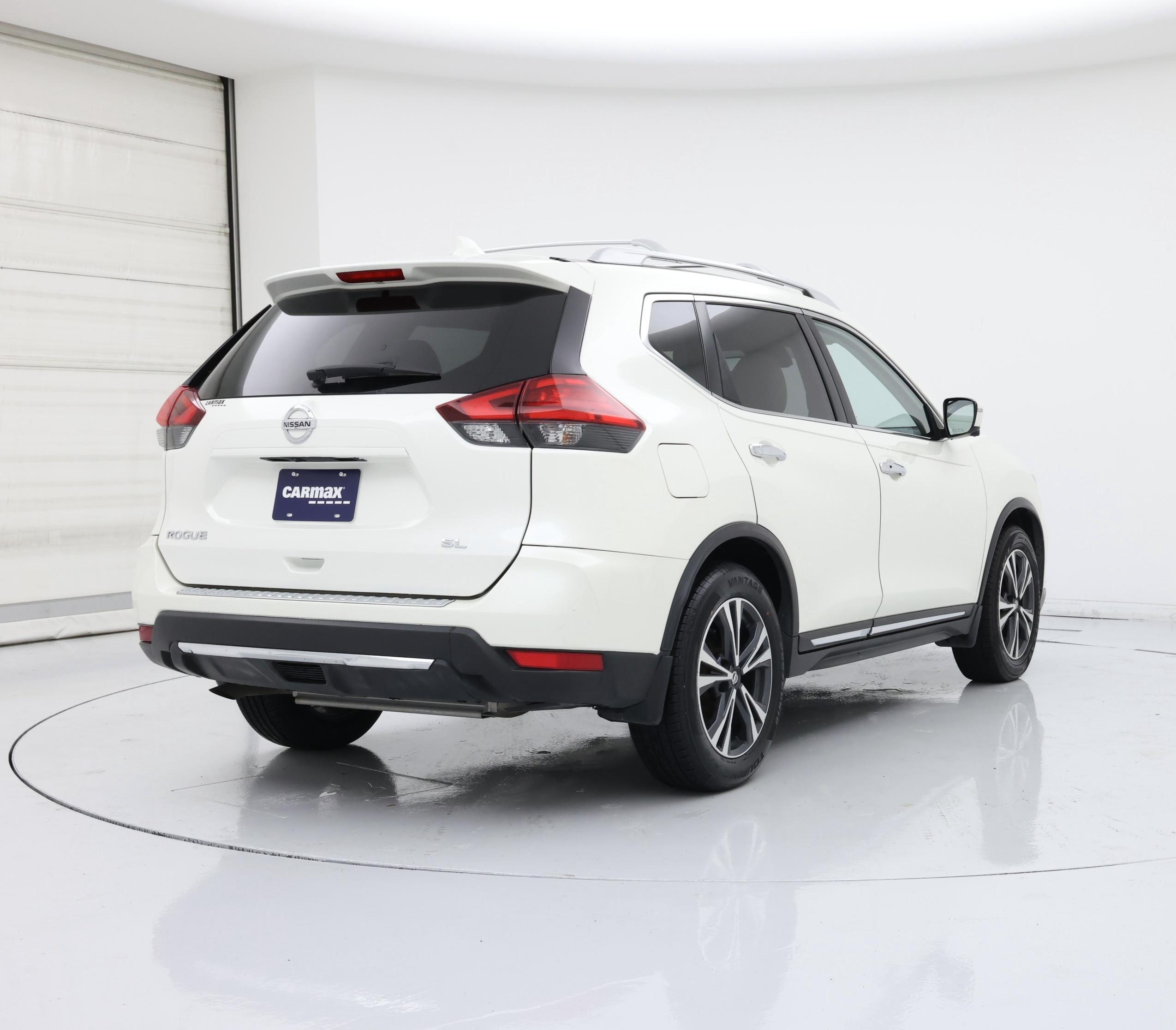 Thumbnail: 2017 Nissan Rogue - 8