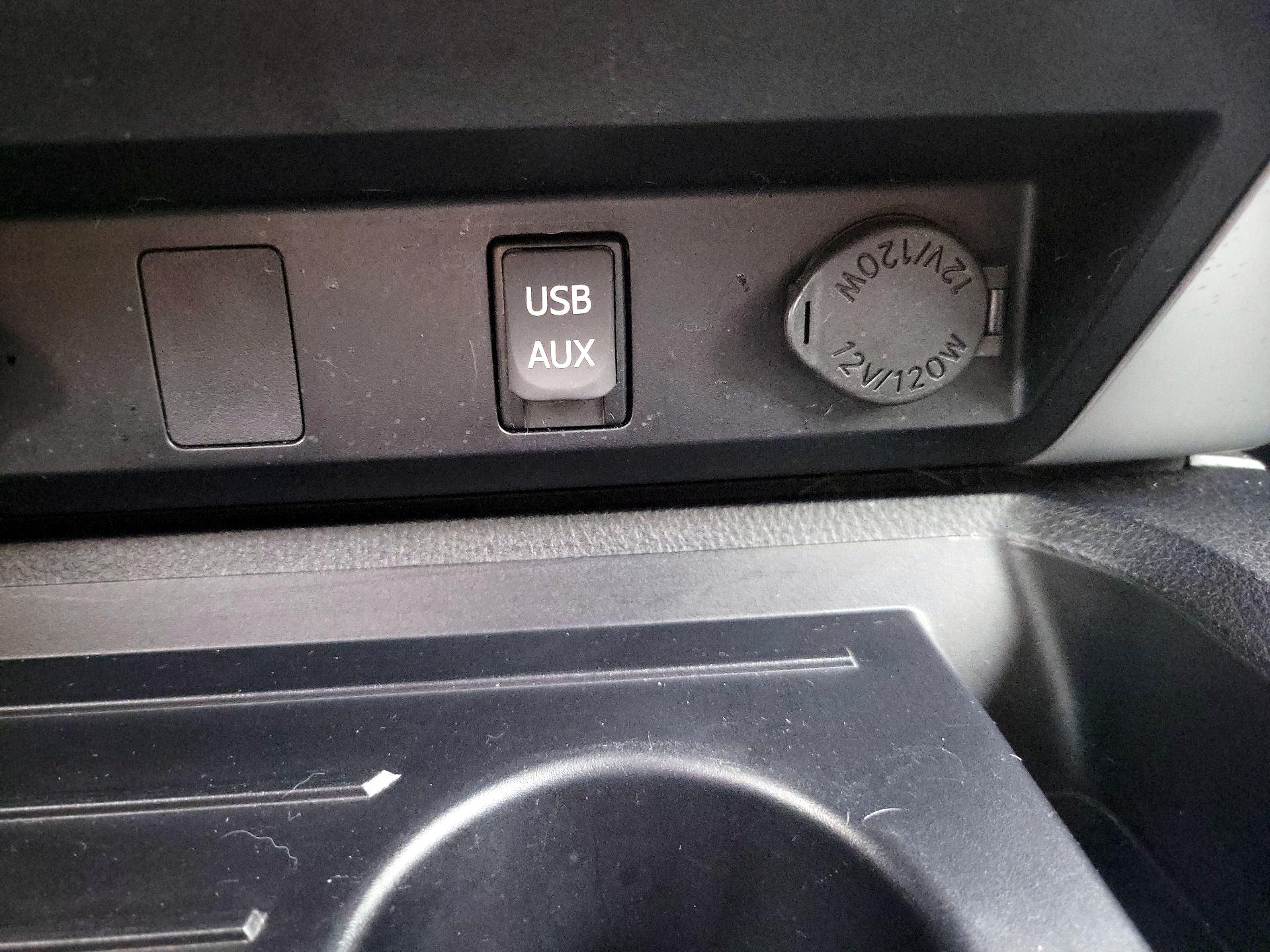 Thumbnail: 2014 Toyota Tundra - 19