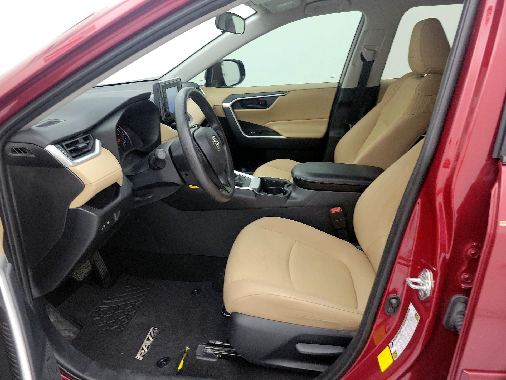 Thumbnail: 2019 Toyota RAV4 - 11