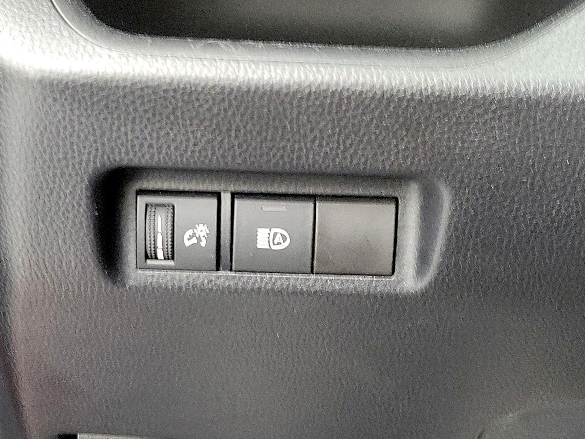 Thumbnail: 2019 Toyota RAV4 - 13