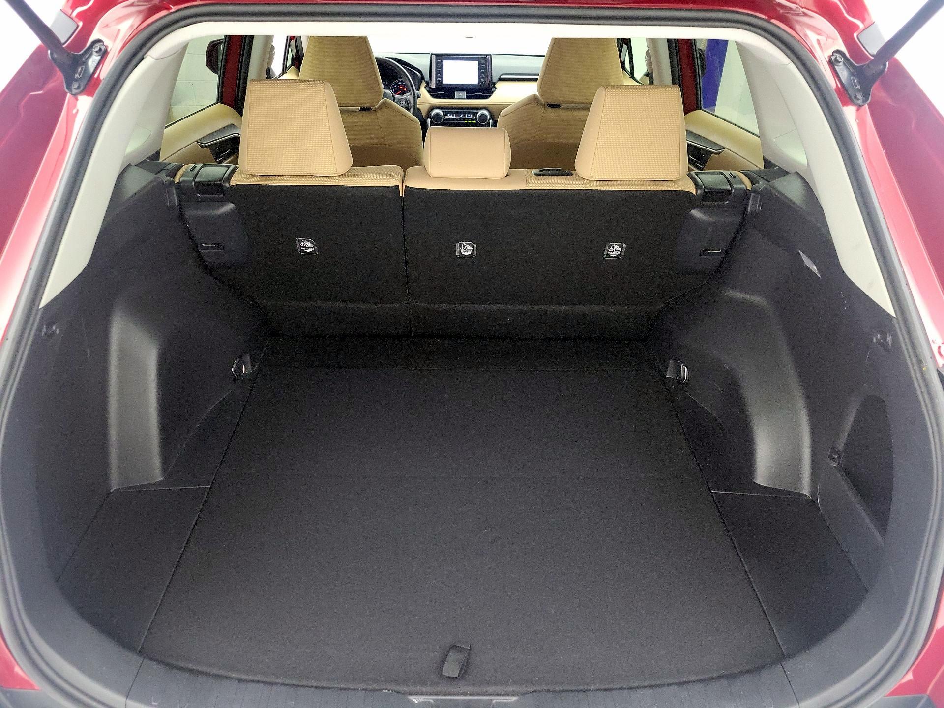 Thumbnail: 2019 Toyota RAV4 - 20