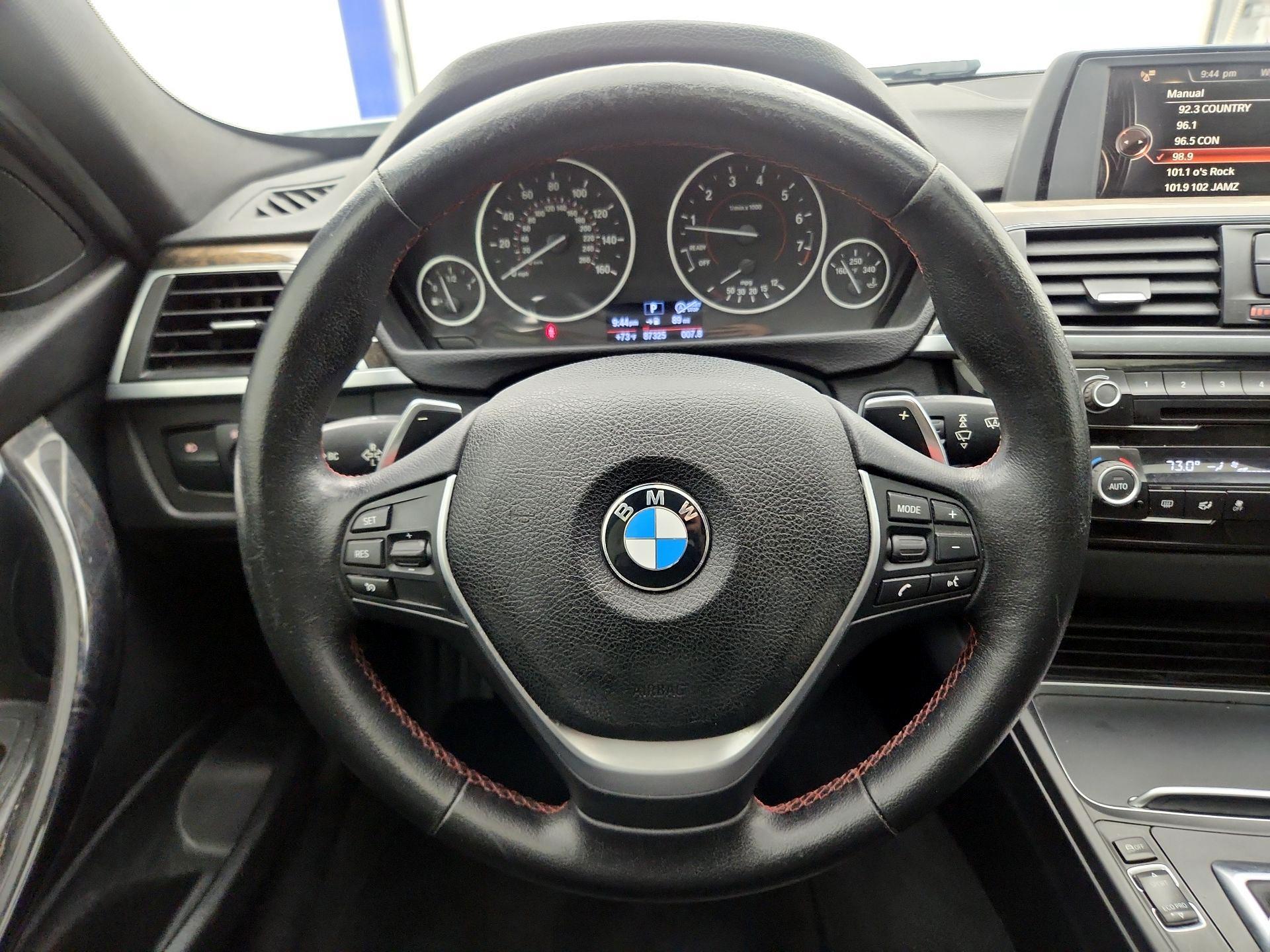 Thumbnail: 2016 BMW 3 Series - 10