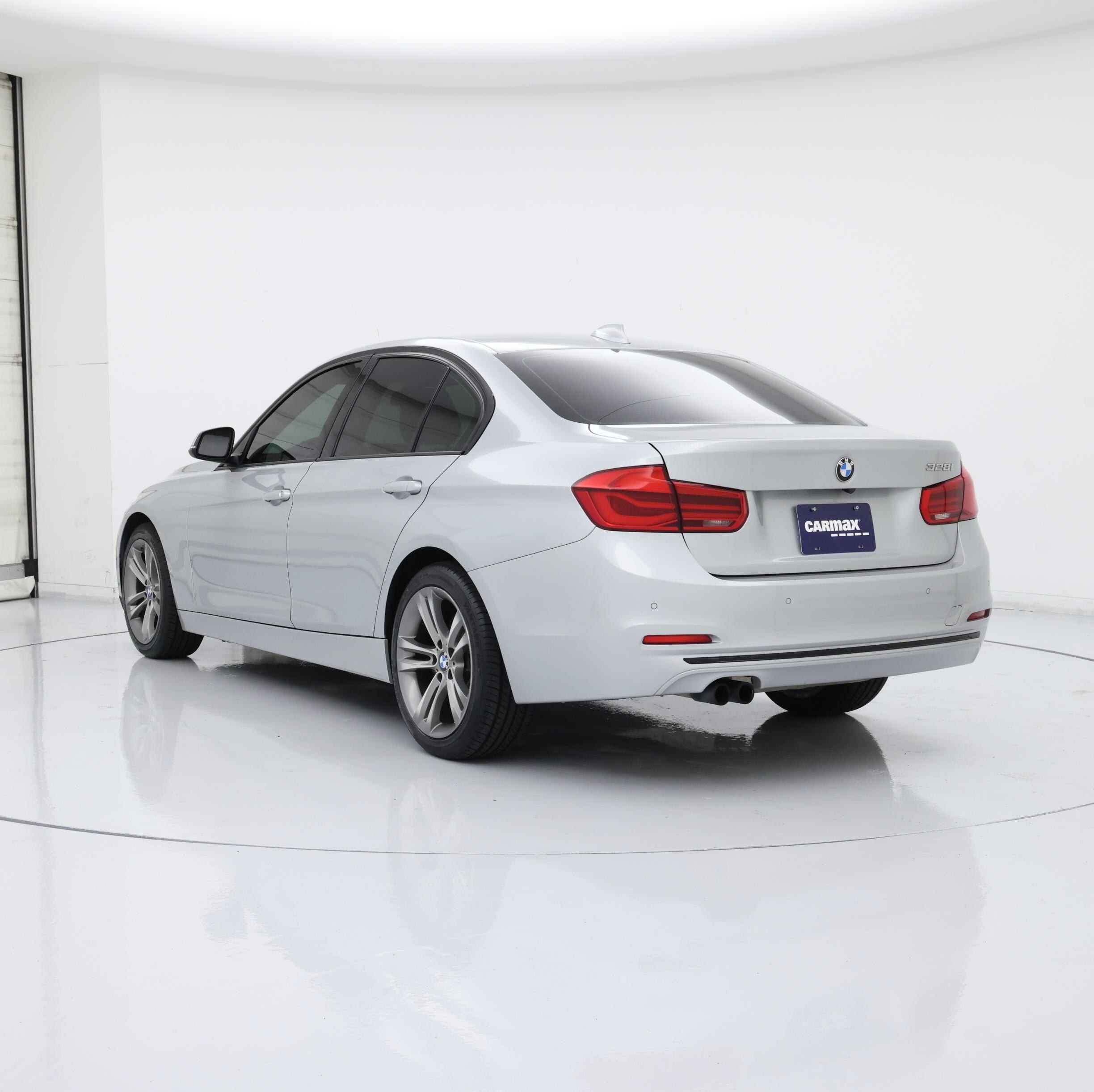 Thumbnail: 2016 BMW 3 Series - 2