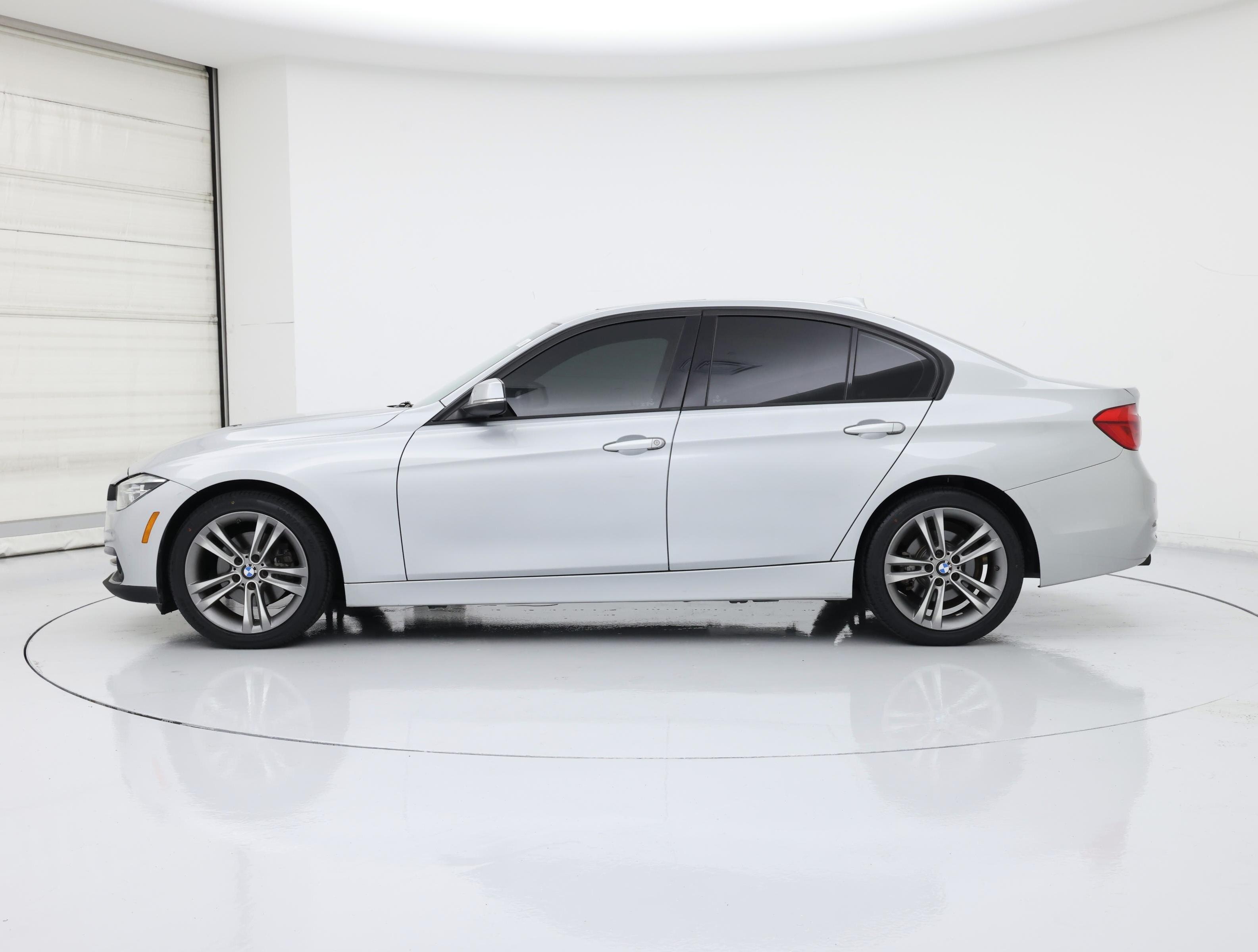 Thumbnail: 2016 BMW 3 Series - 3