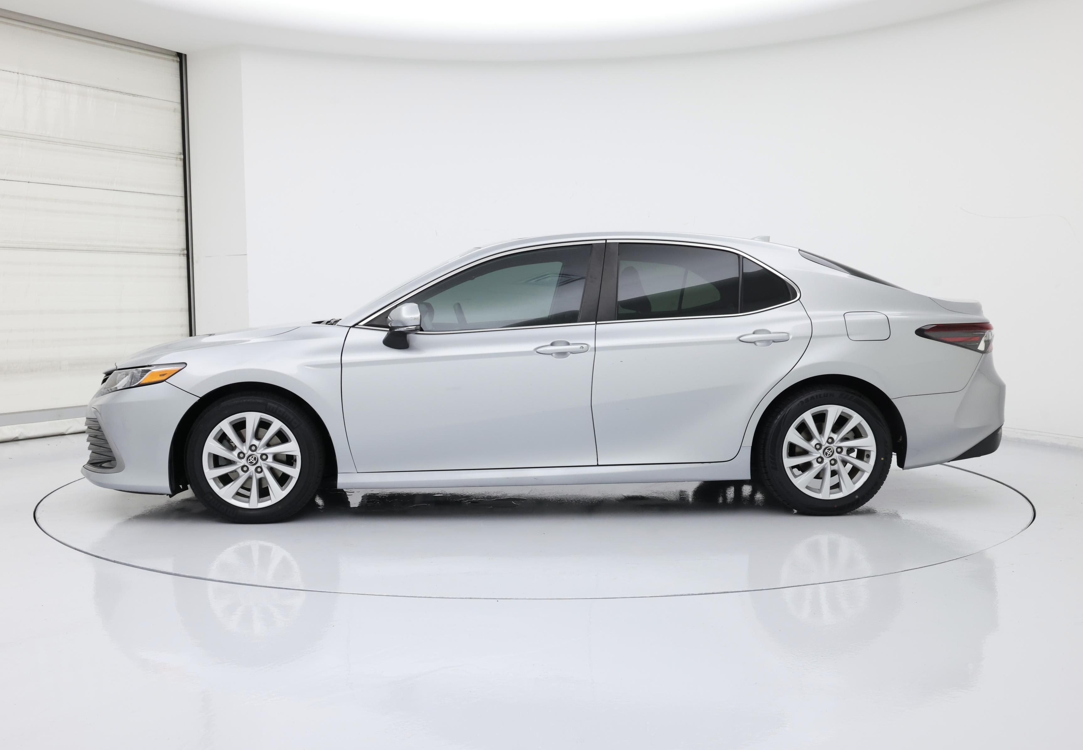 Thumbnail: 2022 Toyota Camry - 3
