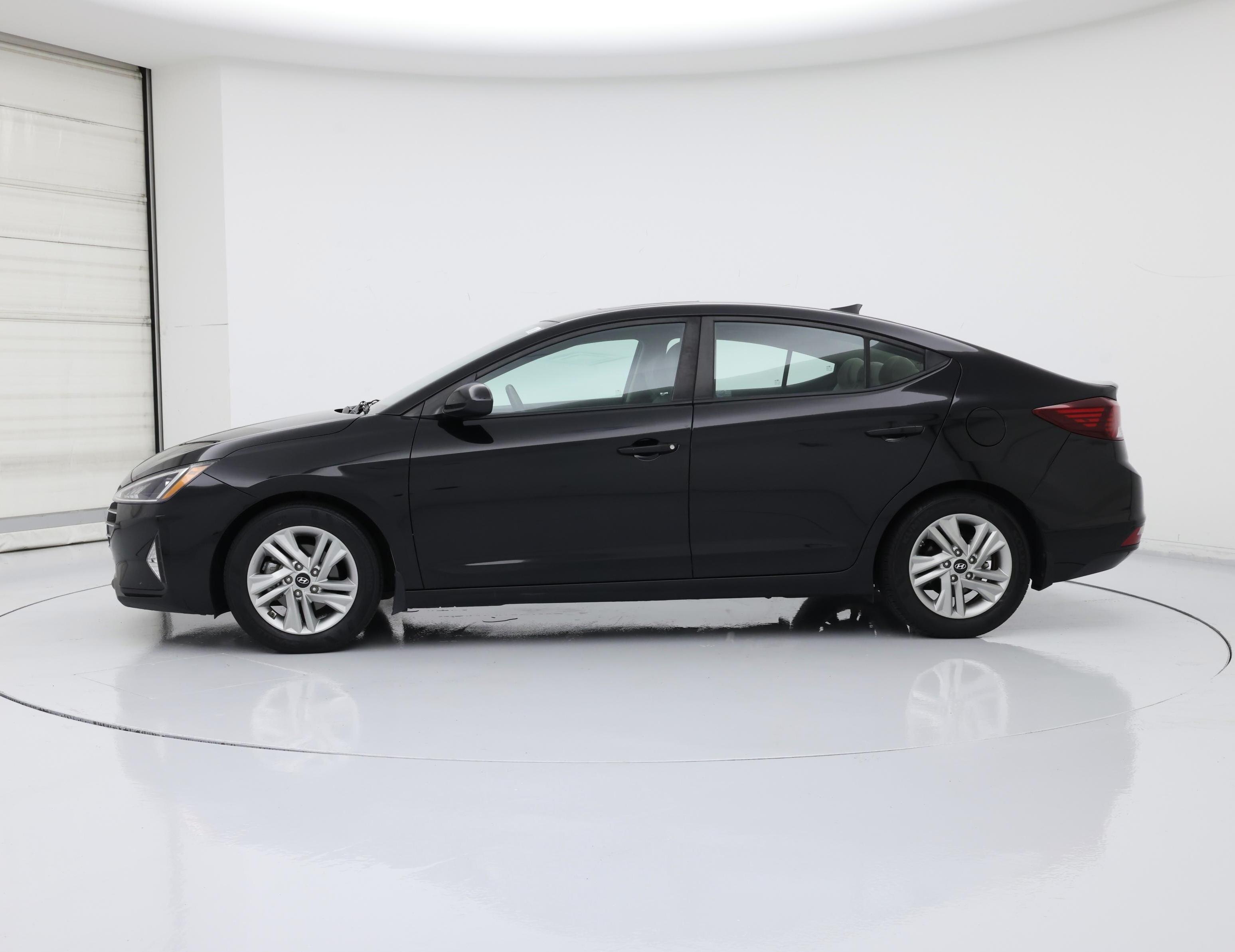 Thumbnail: 2020 Hyundai Elantra - 3