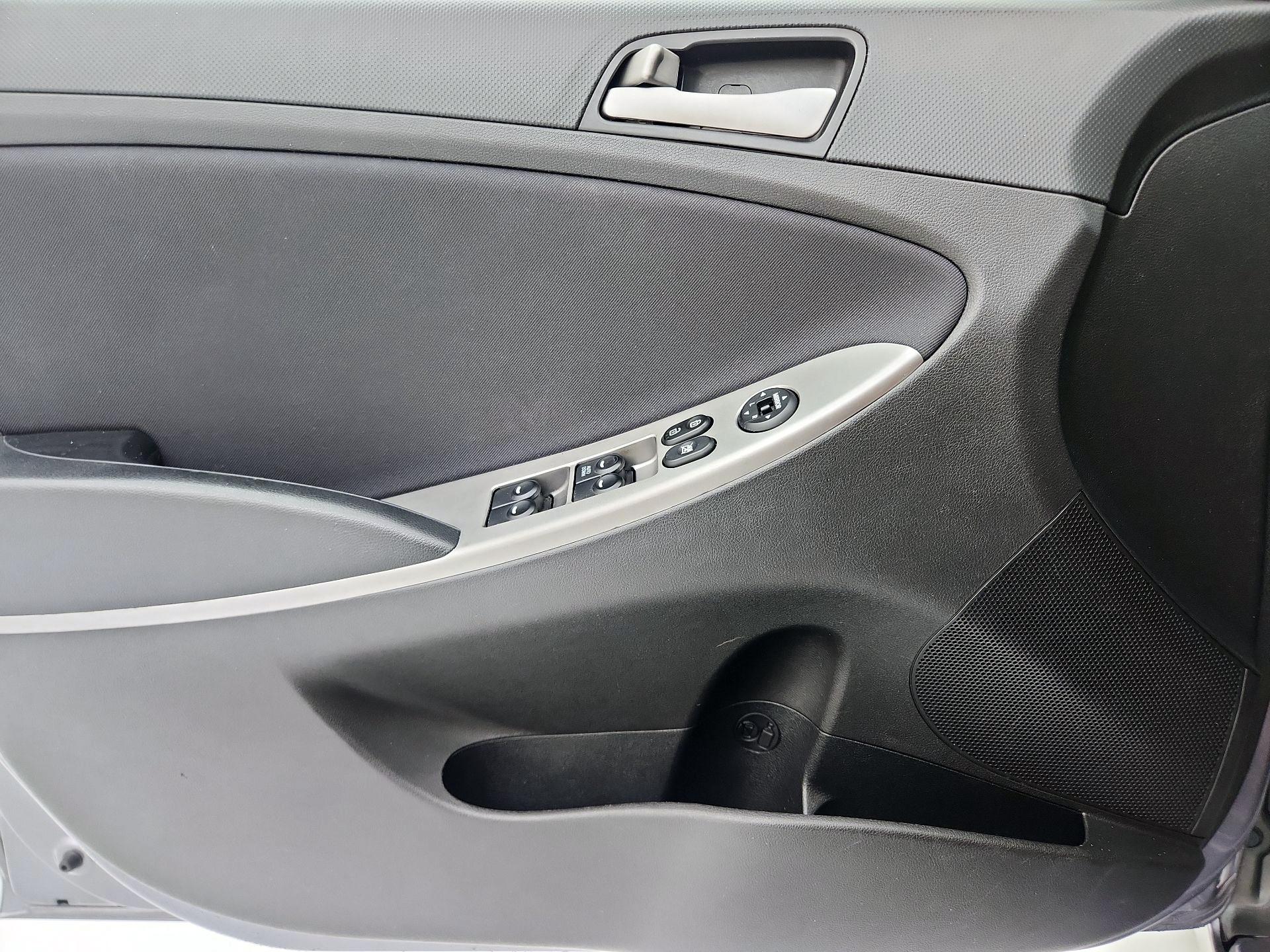 Thumbnail: 2017 Hyundai Accent - 12