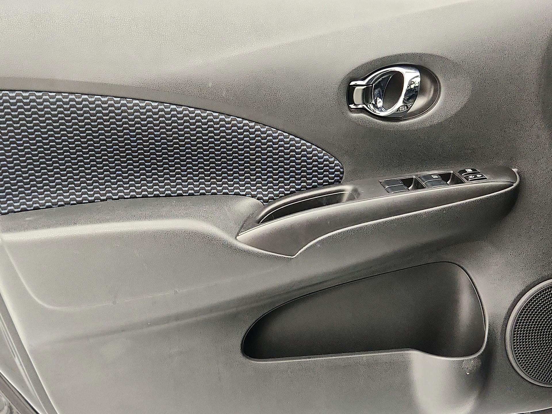 Thumbnail: 2016 Nissan Versa Note - 12