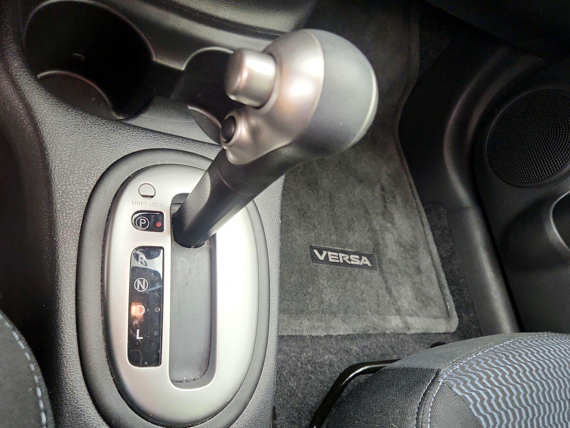 Thumbnail: 2016 Nissan Versa Note - 17