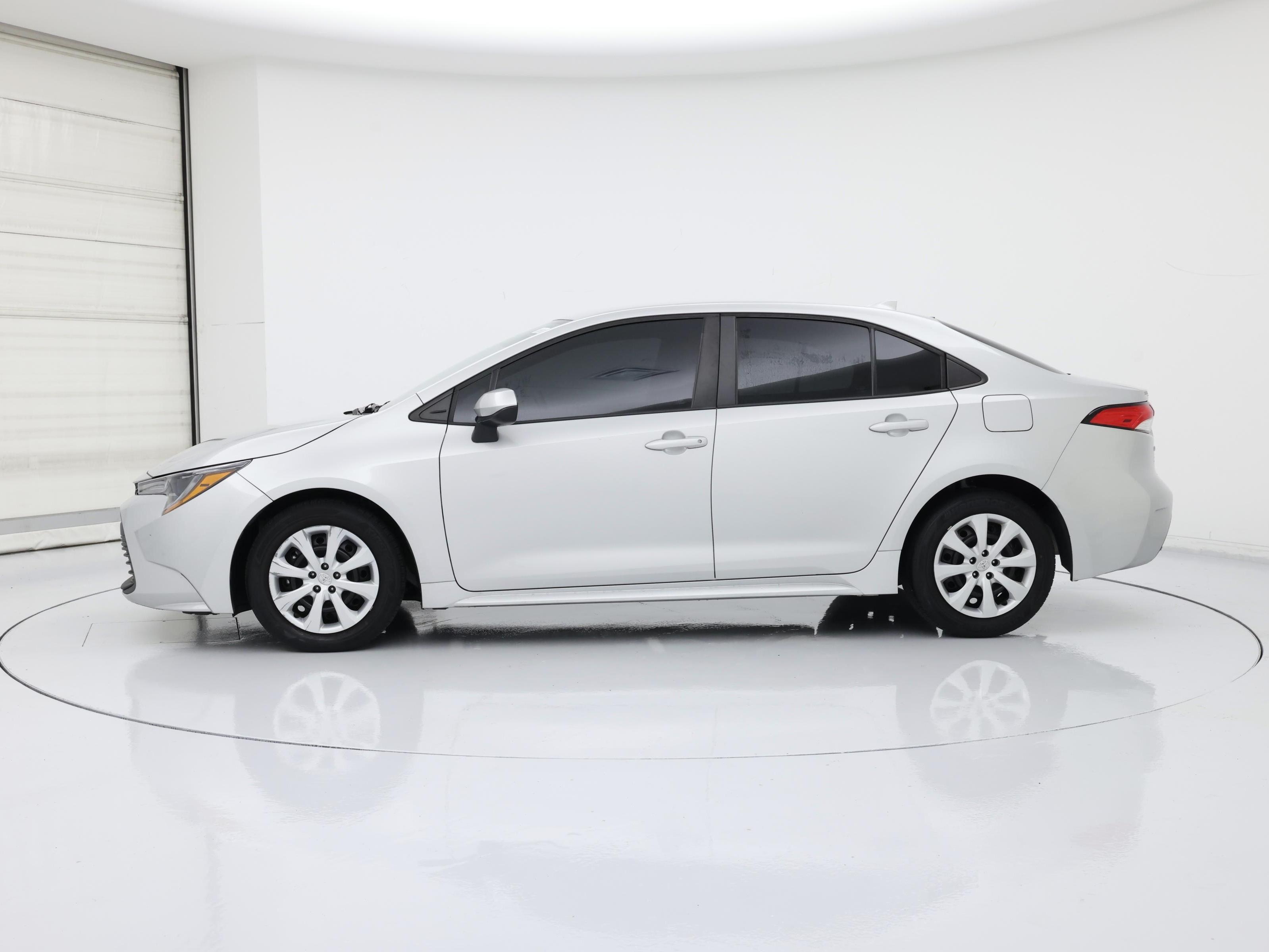 Thumbnail: 2023 Toyota Corolla - 3