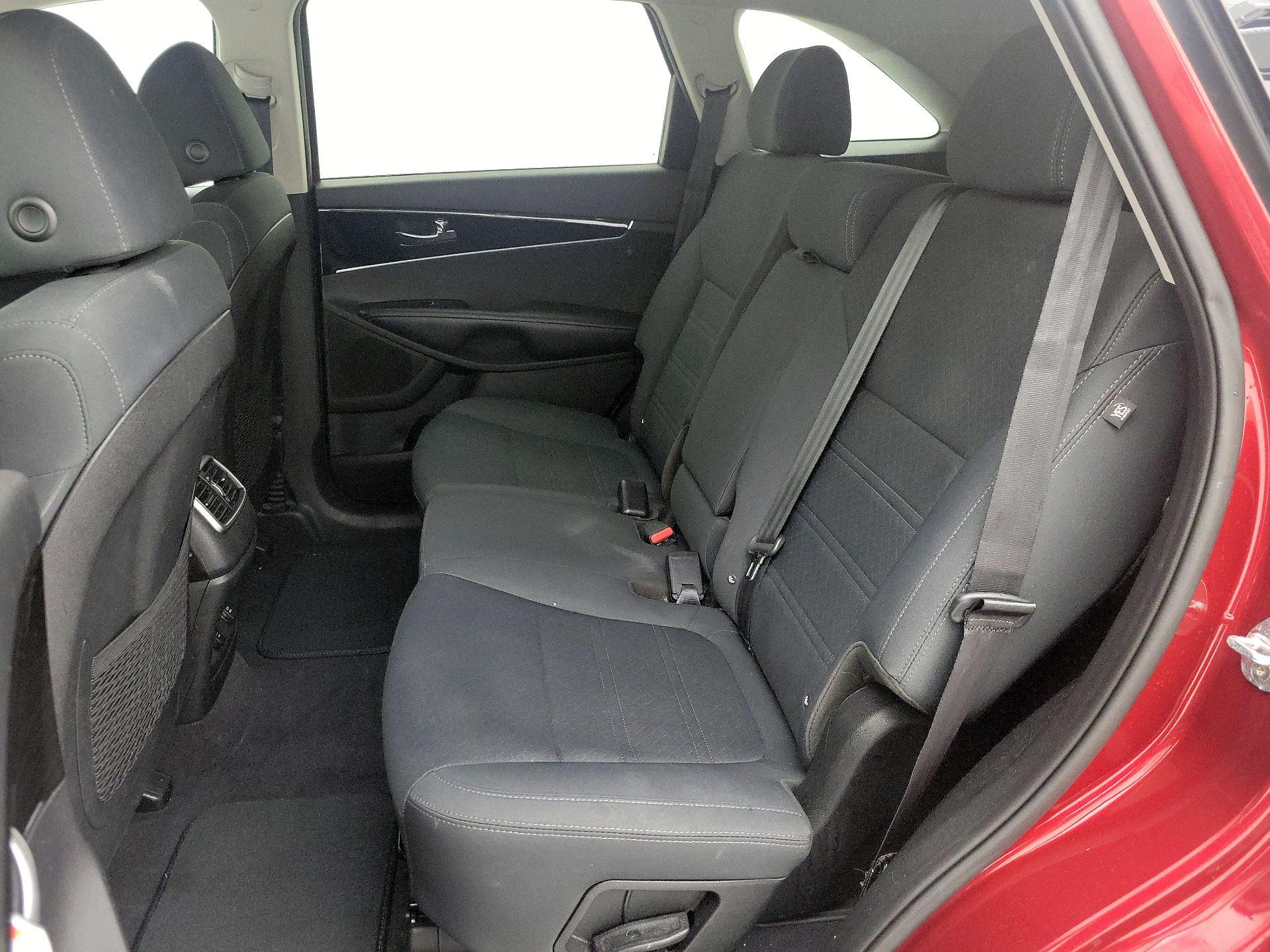 Thumbnail: 2019 Kia Sorento - 19