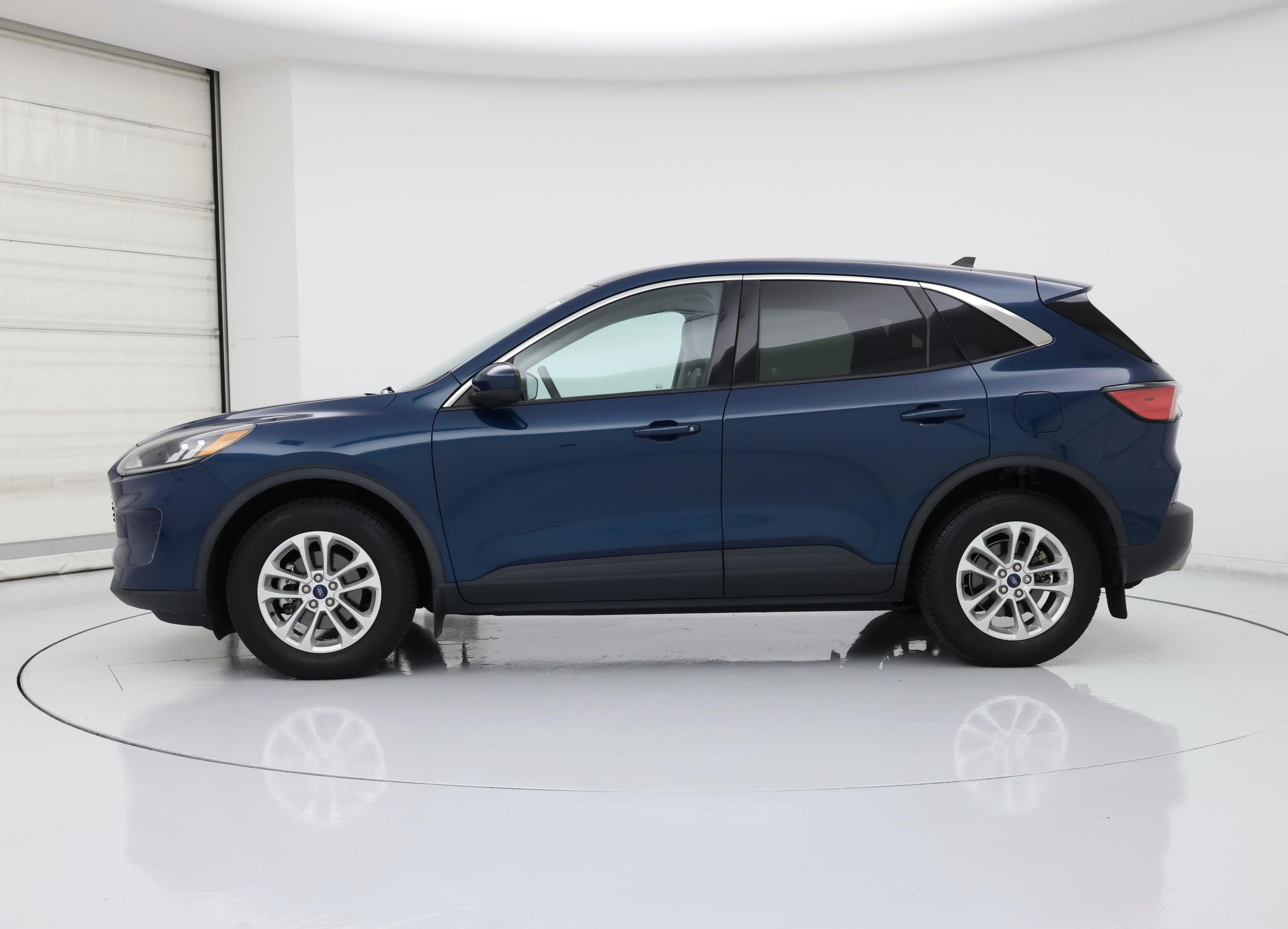 Thumbnail: 2020 Ford Escape - 3