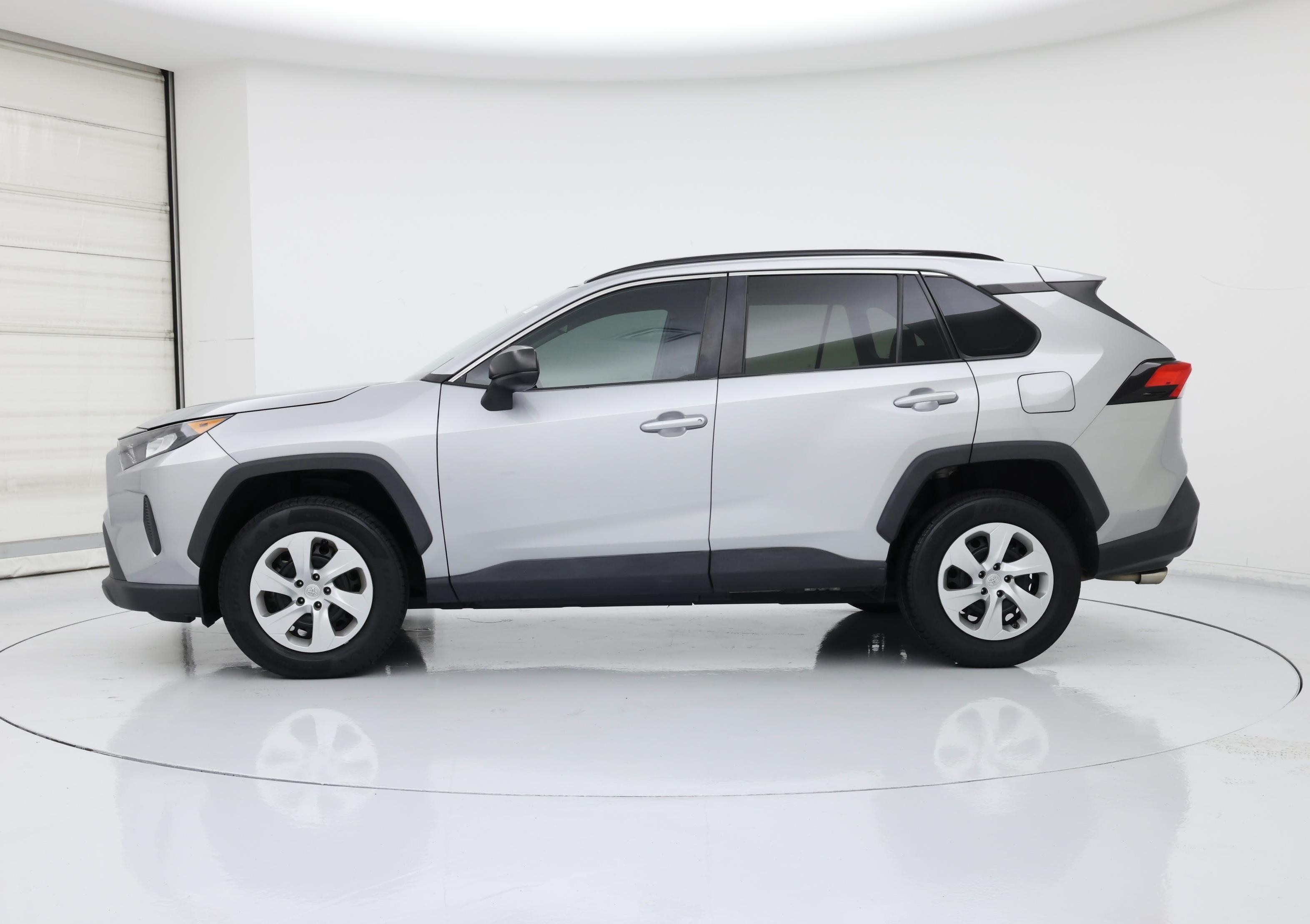 Thumbnail: 2020 Toyota RAV4 - 3