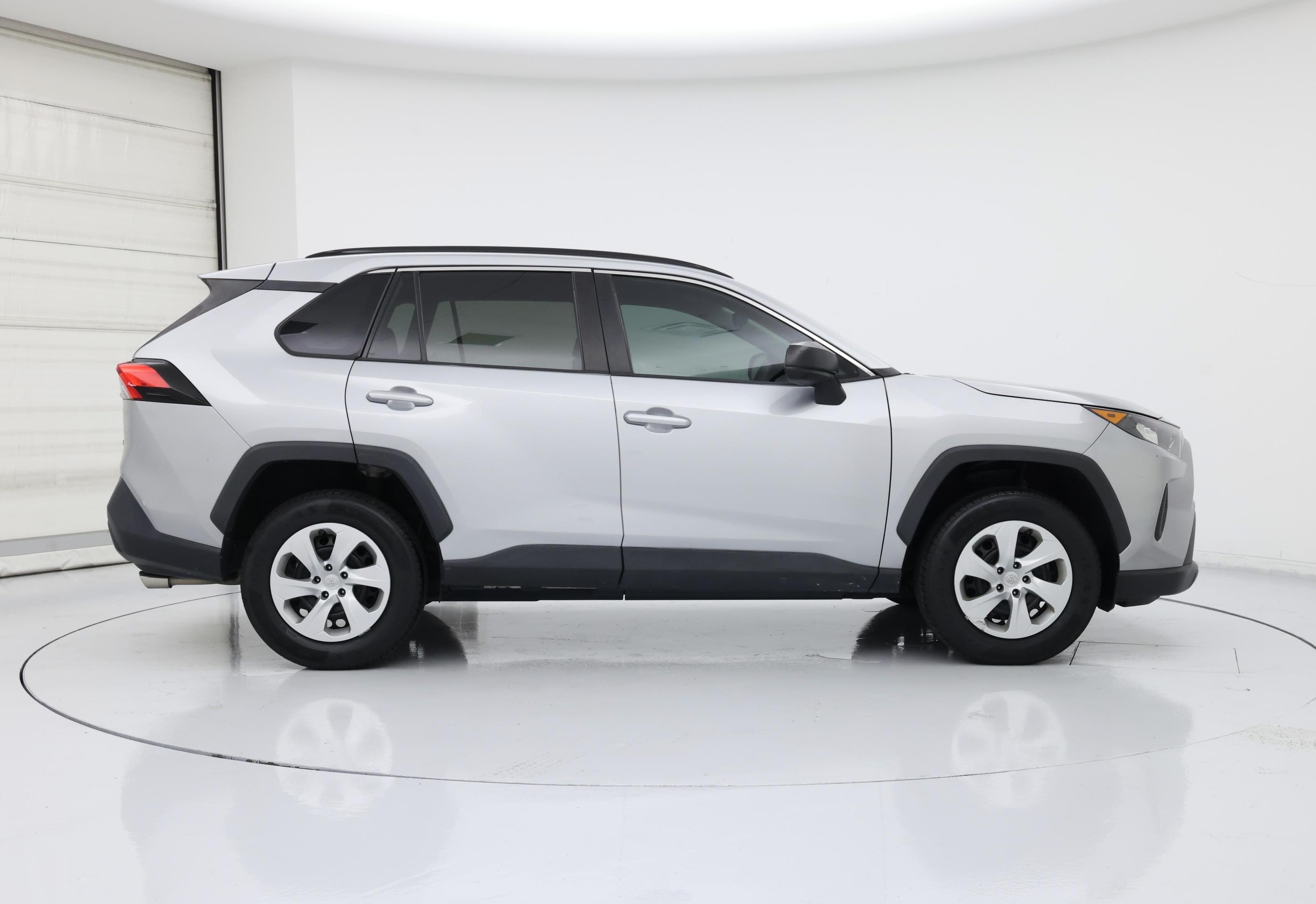 Thumbnail: 2020 Toyota RAV4 - 7