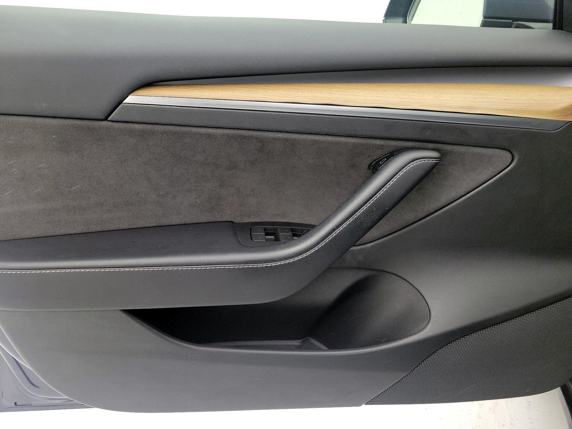 Thumbnail: 2022 Tesla Model 3 - 12
