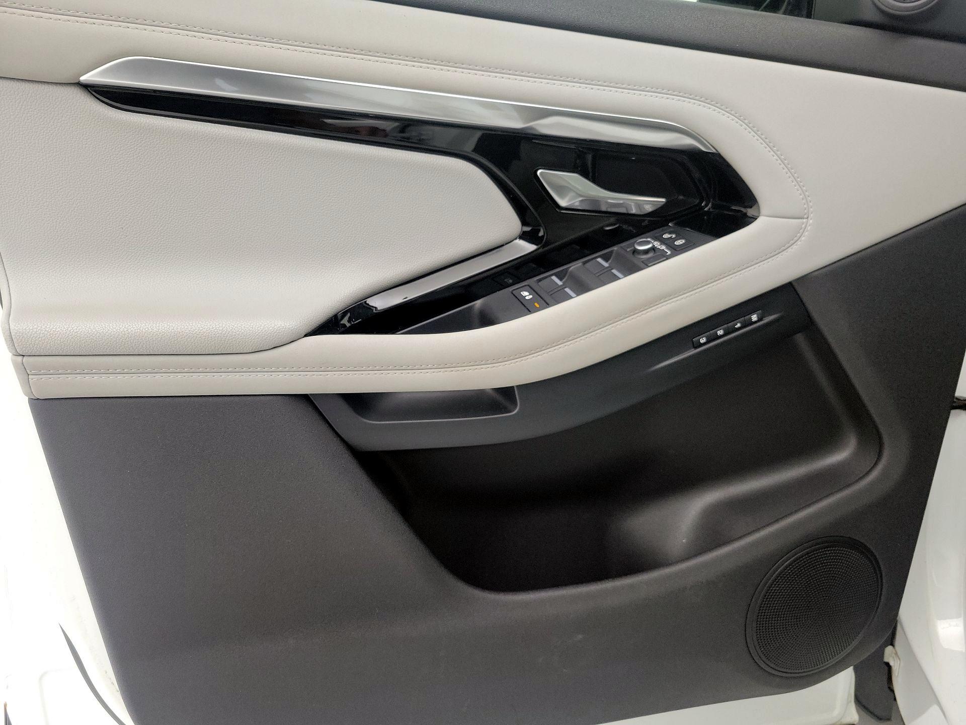 Thumbnail: 2020 Land Rover Range Rover Evoque - 12