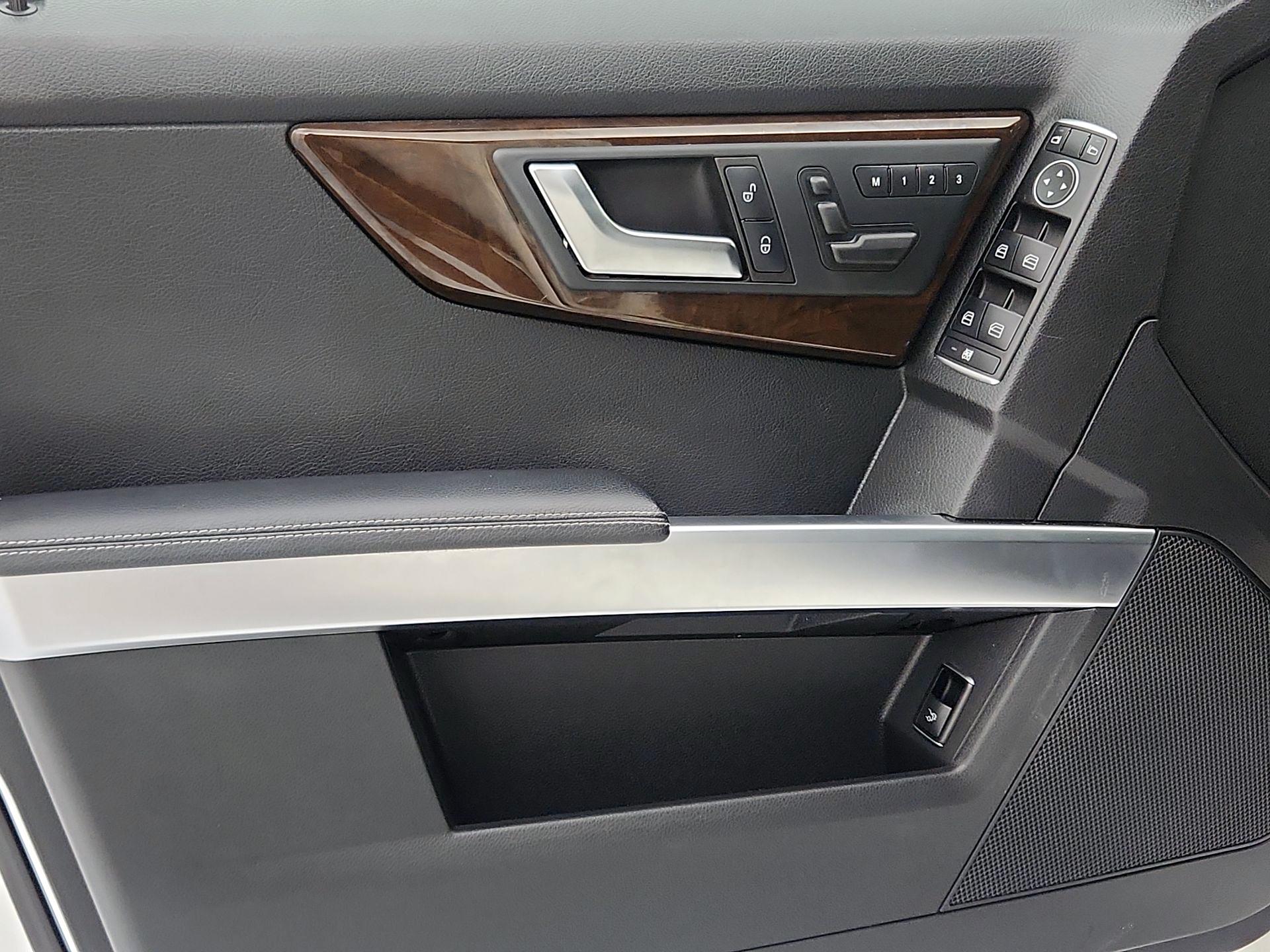Thumbnail: 2015 Mercedes-Benz GLK - 12