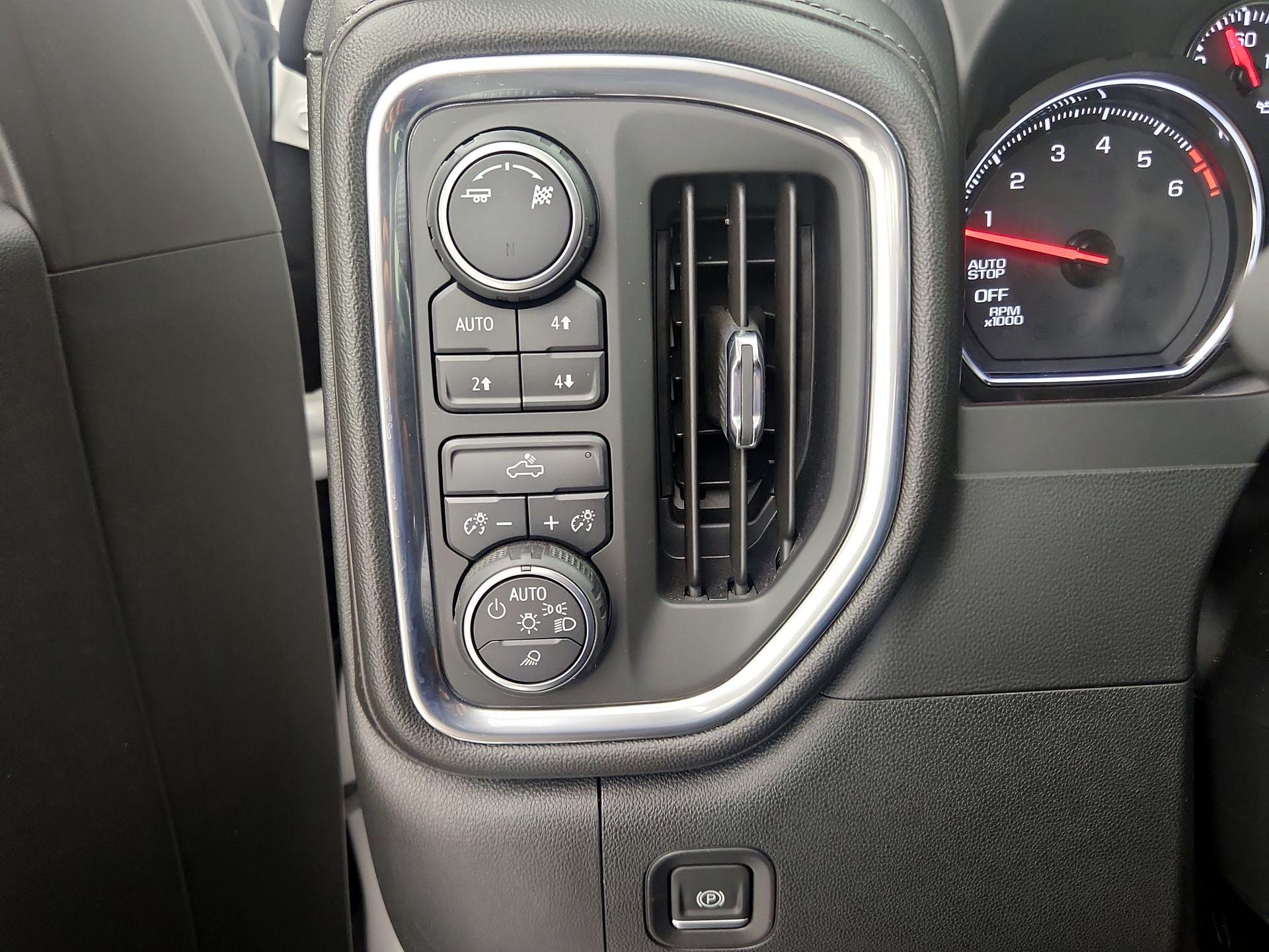 Thumbnail: 2019 Chevrolet Silverado 1500 - 13