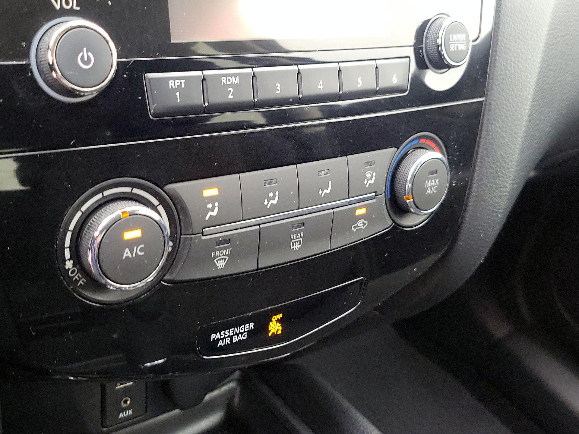 Thumbnail: 2016 Nissan Rogue - 16