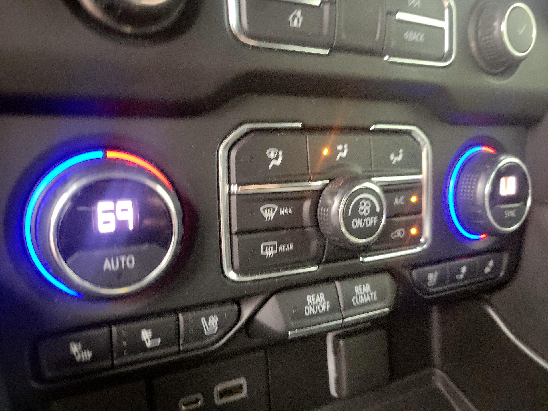 Thumbnail: 2021 Chevrolet Tahoe - 16