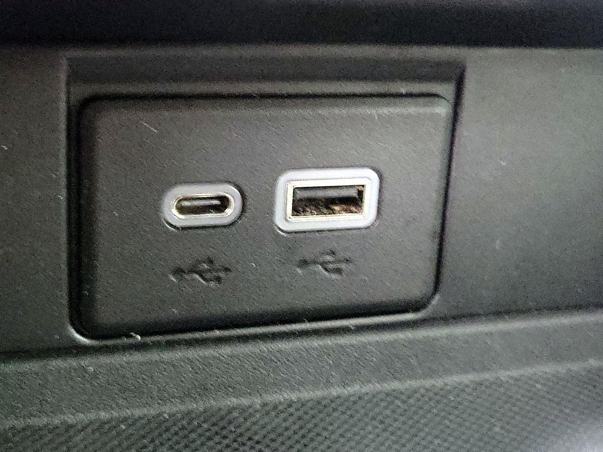 Thumbnail: 2021 Chevrolet Tahoe - 18