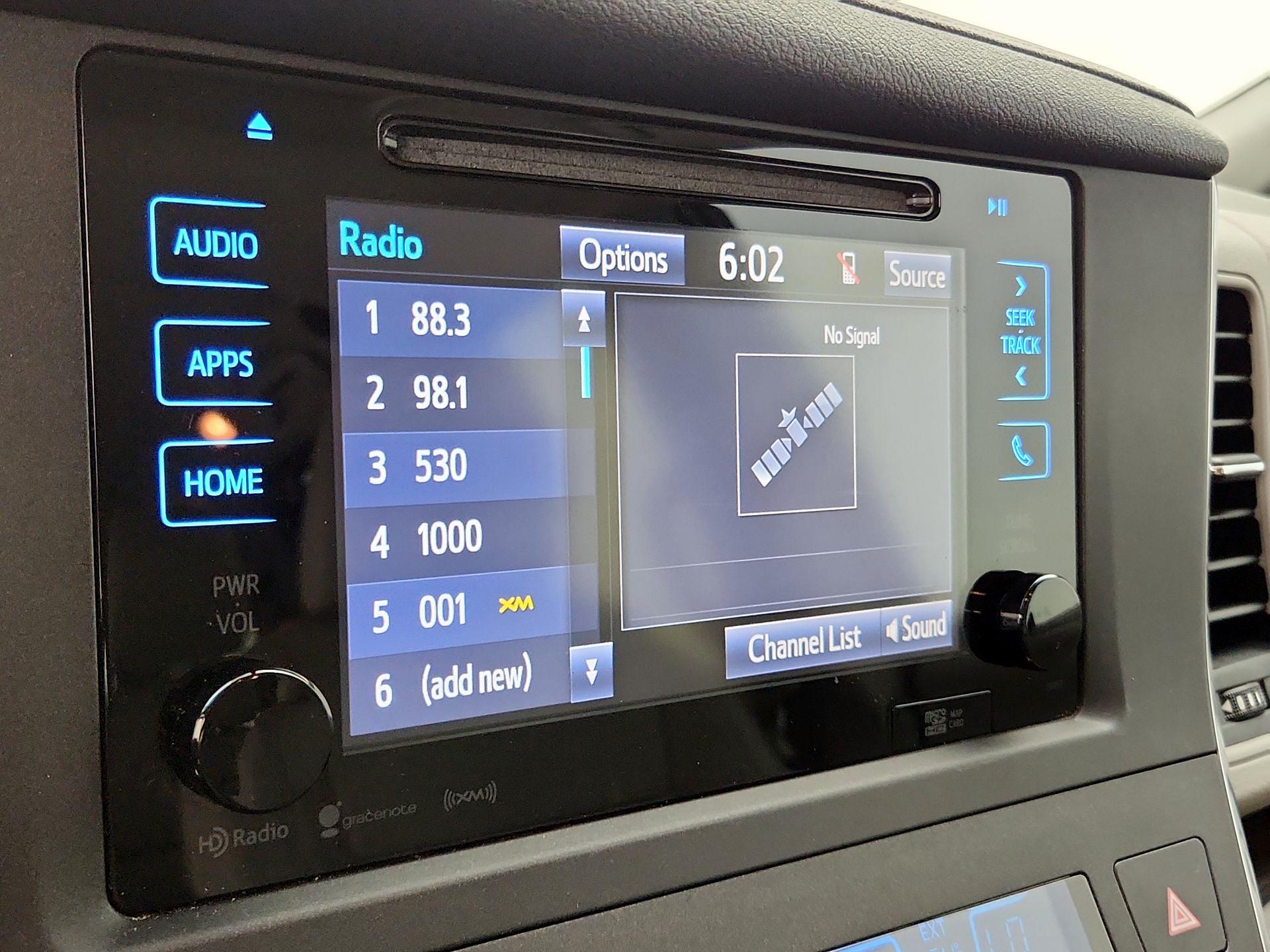 Thumbnail: 2016 Toyota Sienna - 15