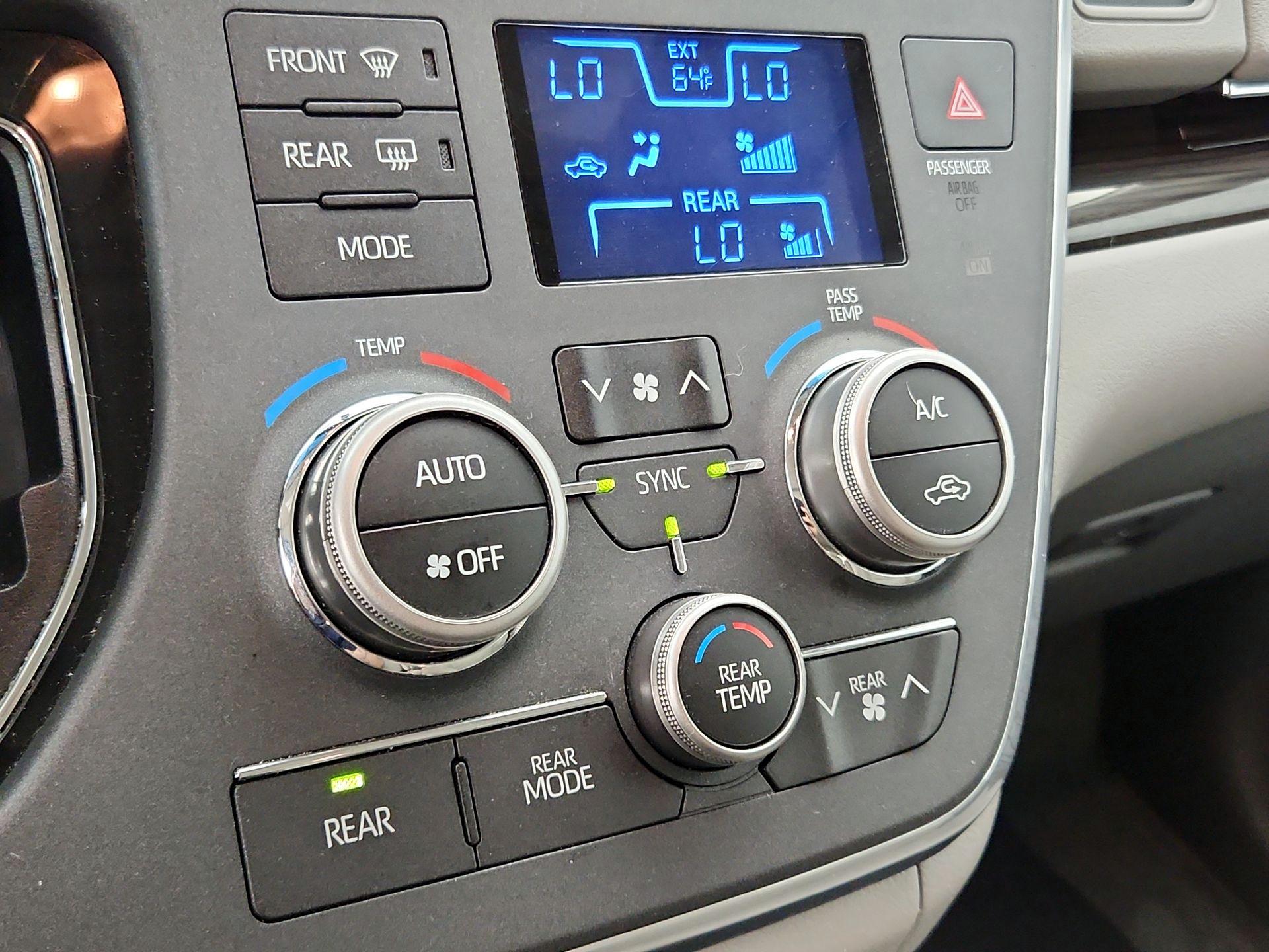 Thumbnail: 2016 Toyota Sienna - 16