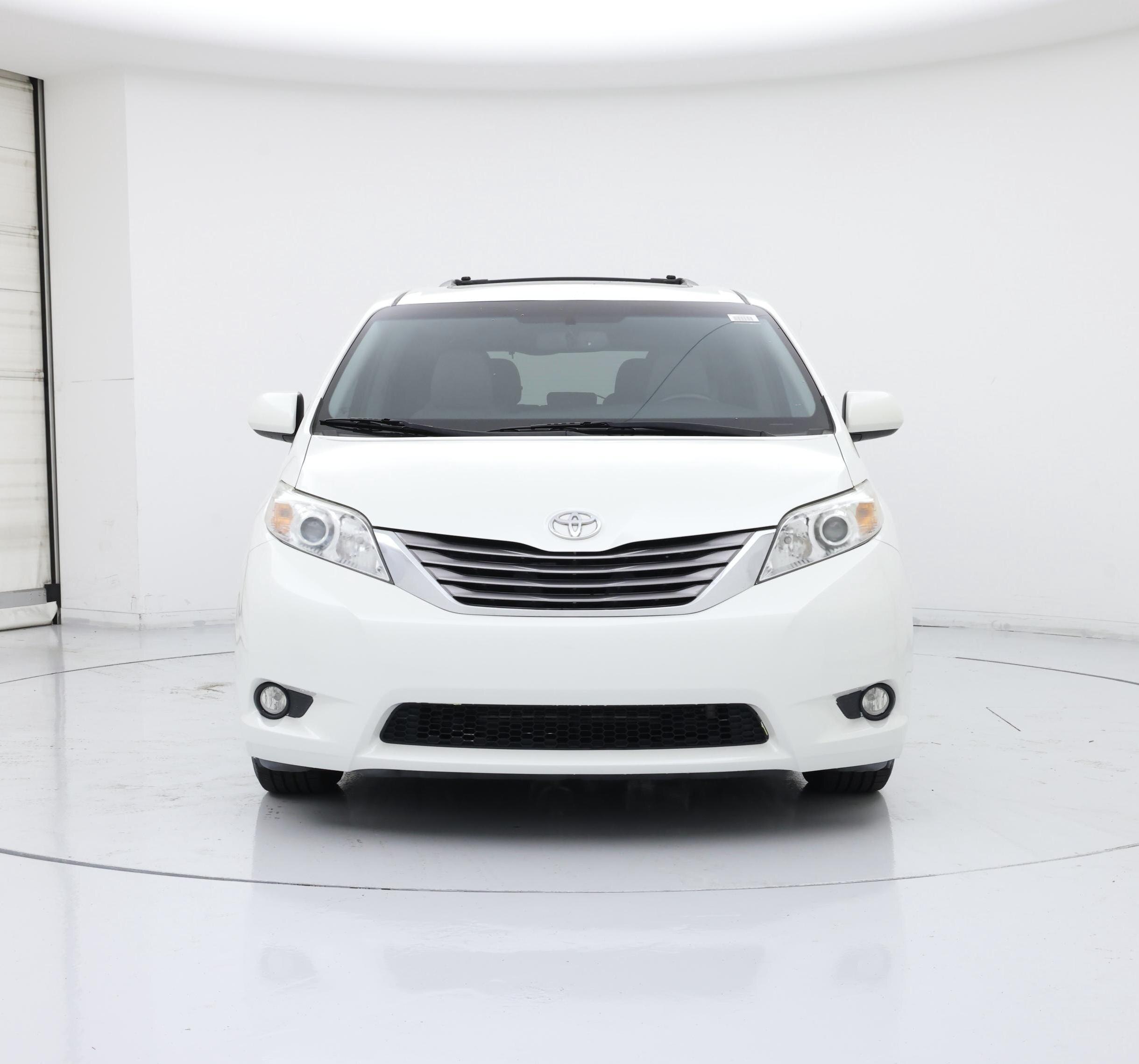 Thumbnail: 2016 Toyota Sienna - 5