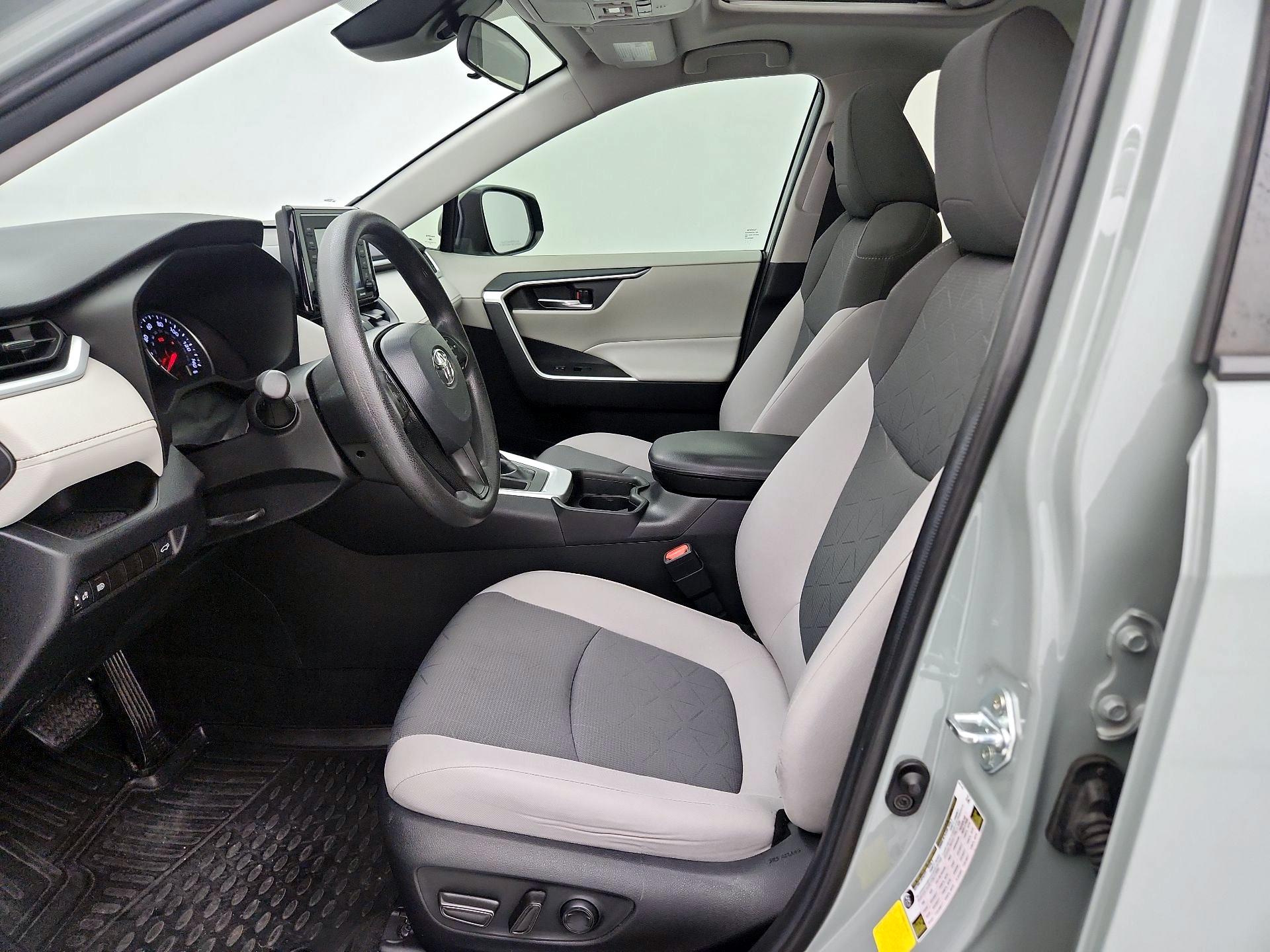 Thumbnail: 2021 Toyota RAV4 - 11