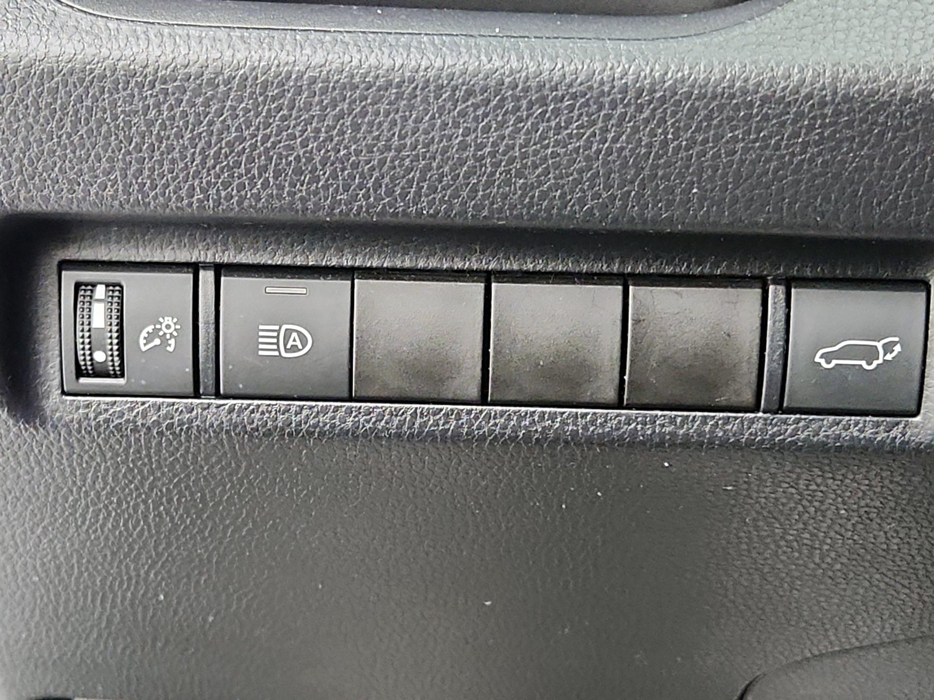 Thumbnail: 2021 Toyota RAV4 - 13