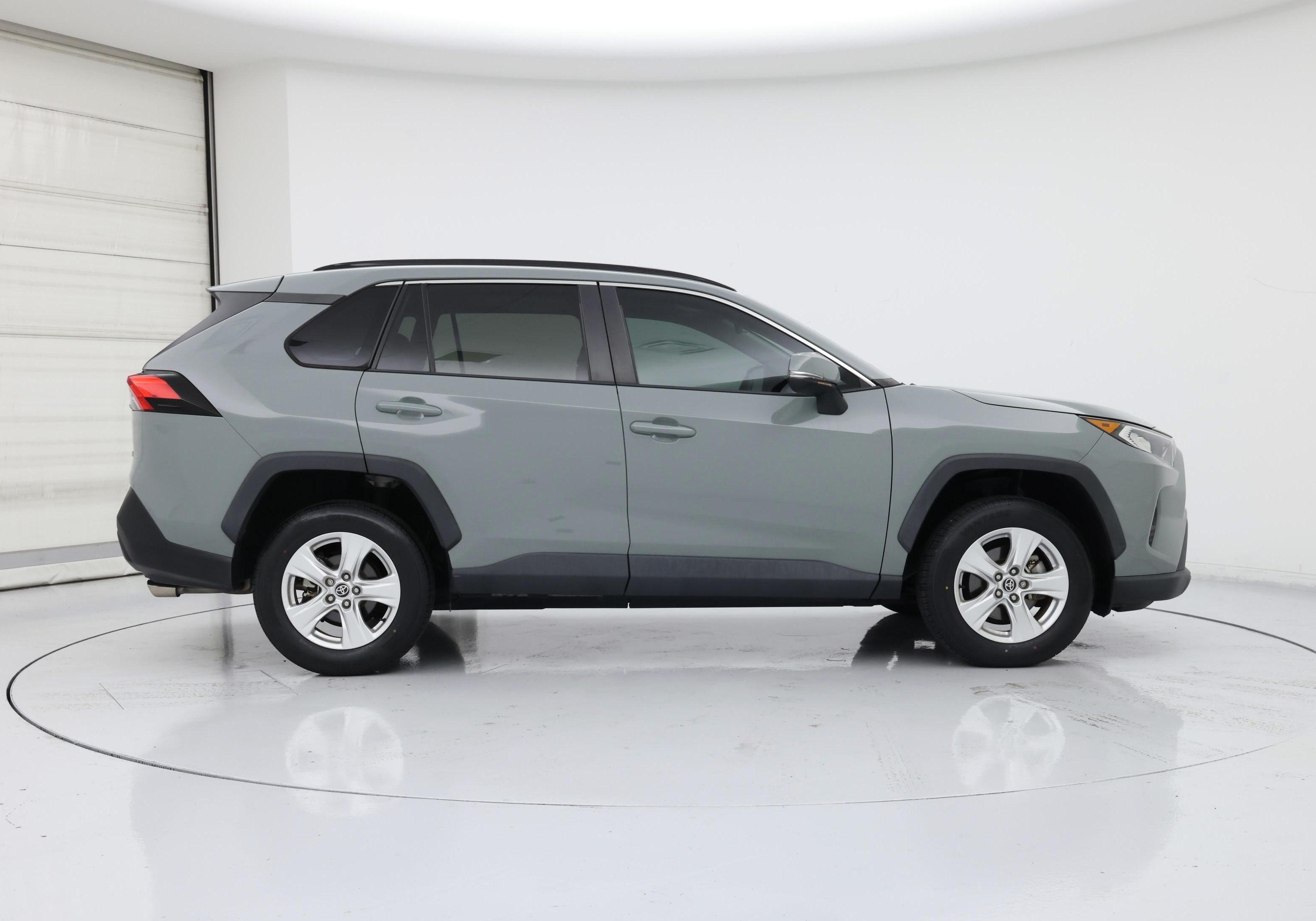 Thumbnail: 2021 Toyota RAV4 - 7