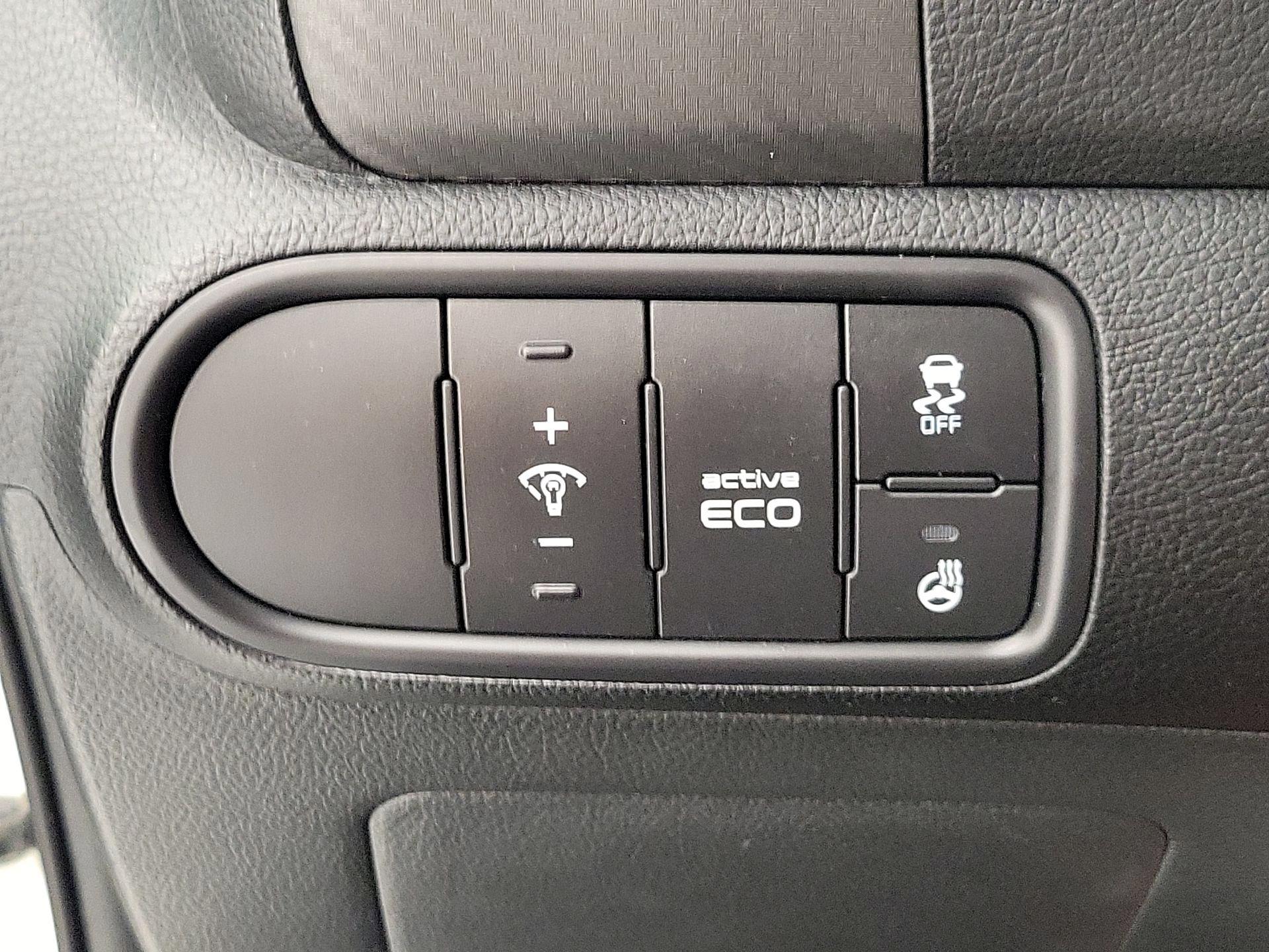 Thumbnail: 2016 Kia Forte - 13