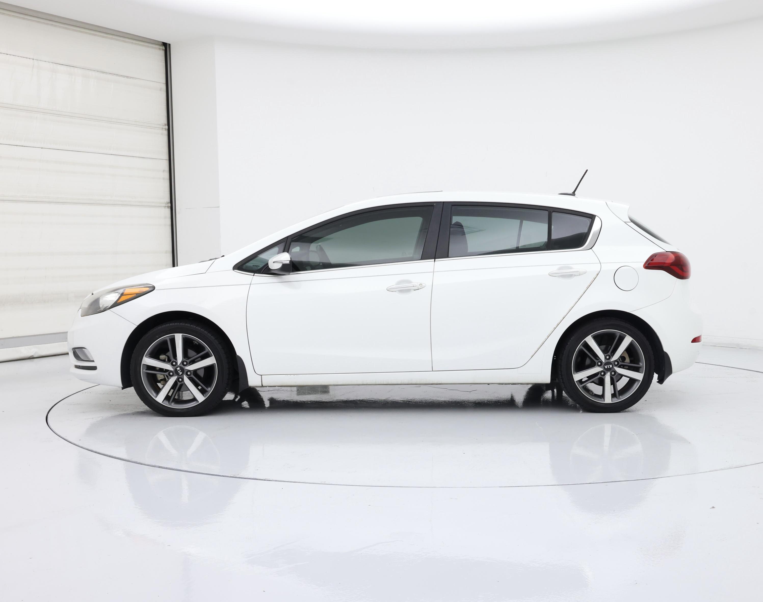 Thumbnail: 2016 Kia Forte - 3
