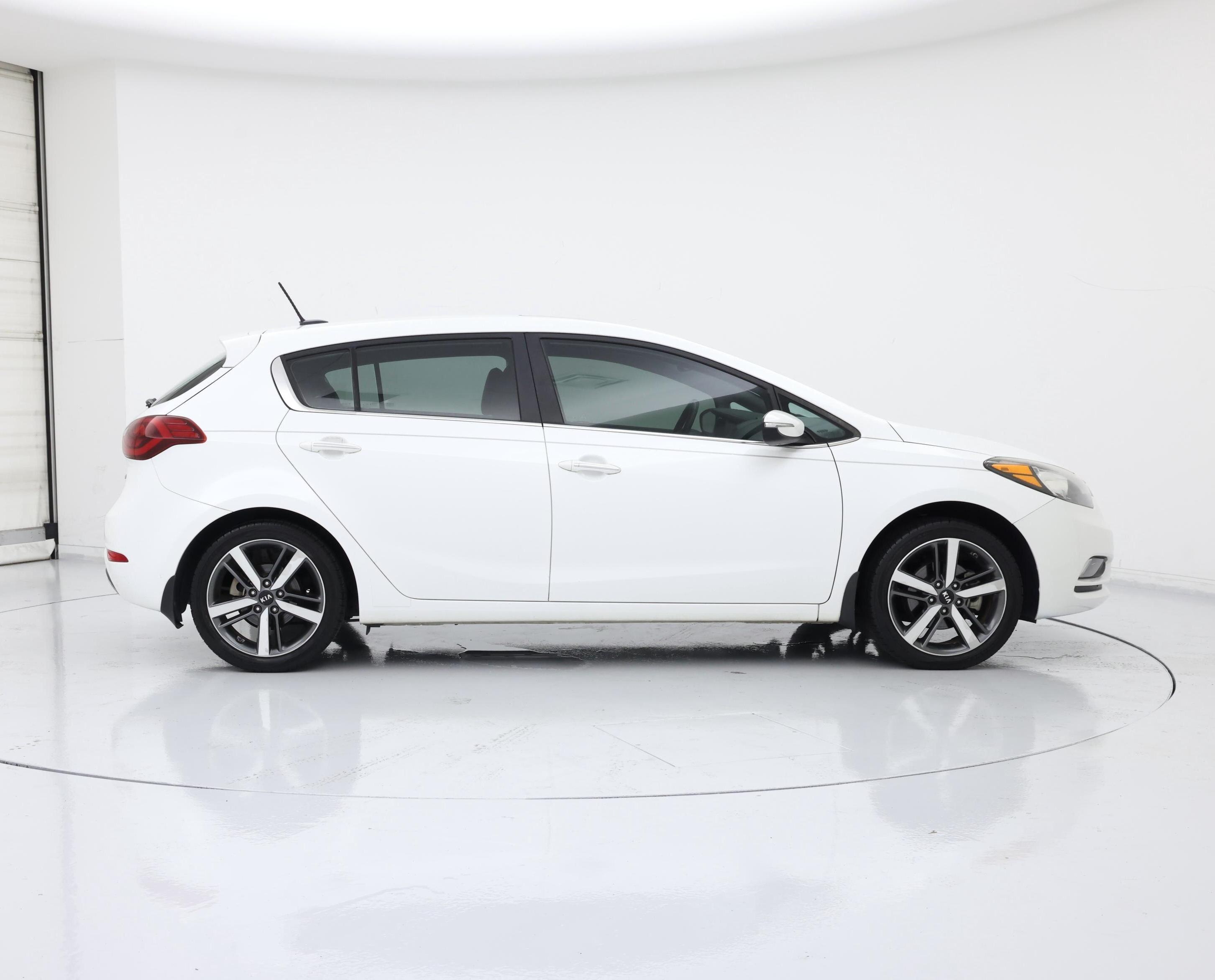 Thumbnail: 2016 Kia Forte - 7