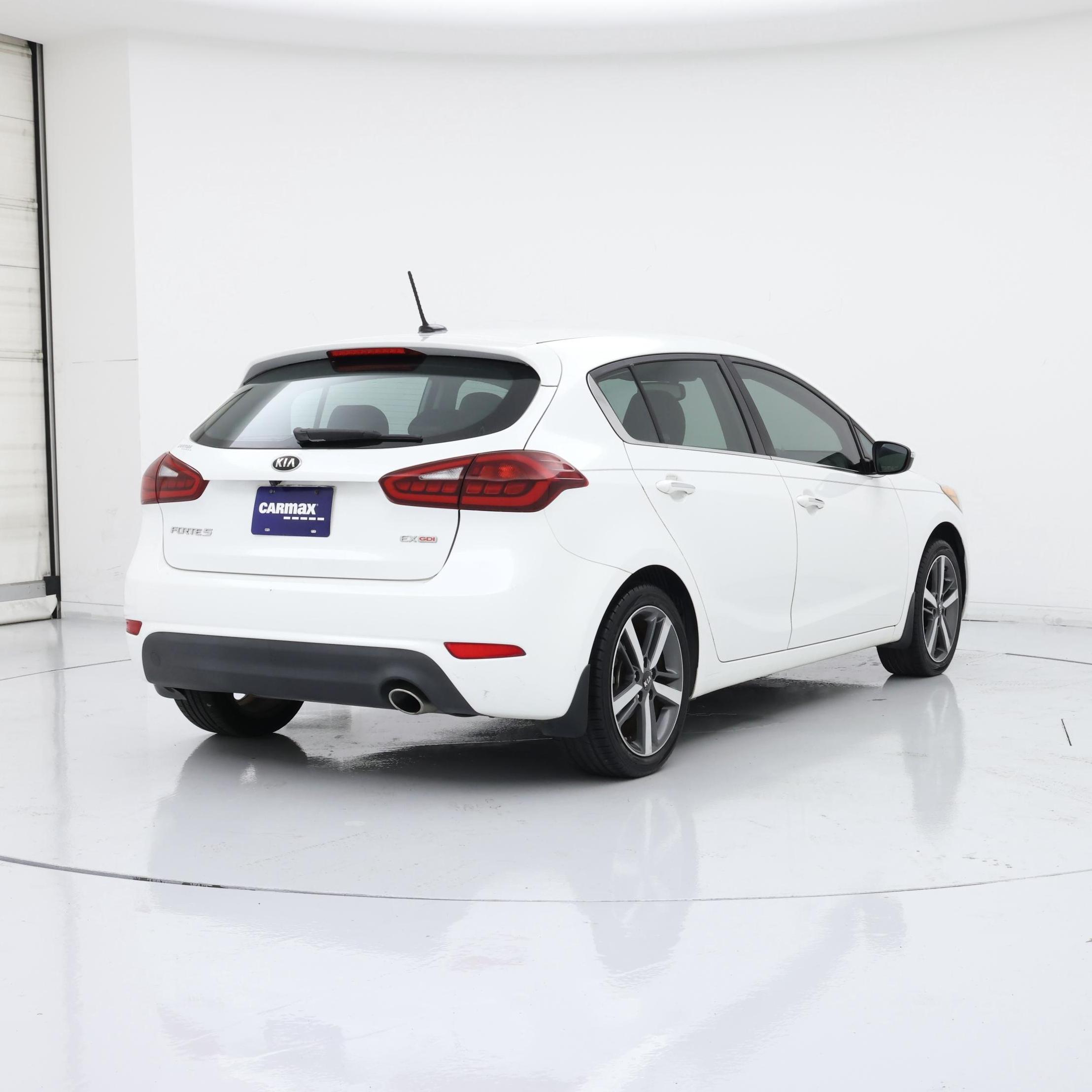 Thumbnail: 2016 Kia Forte - 8