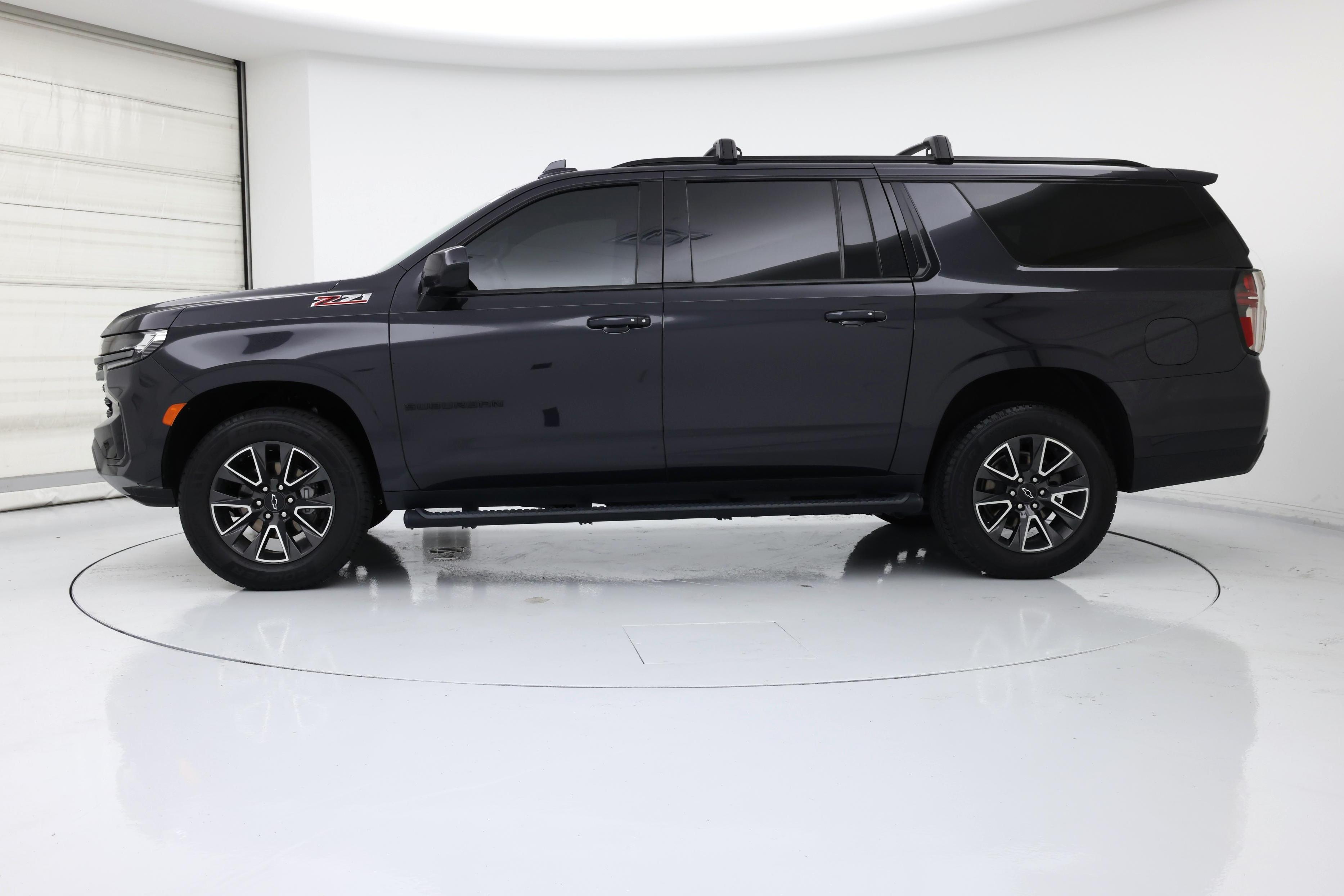 Thumbnail: 2022 Chevrolet Suburban - 3
