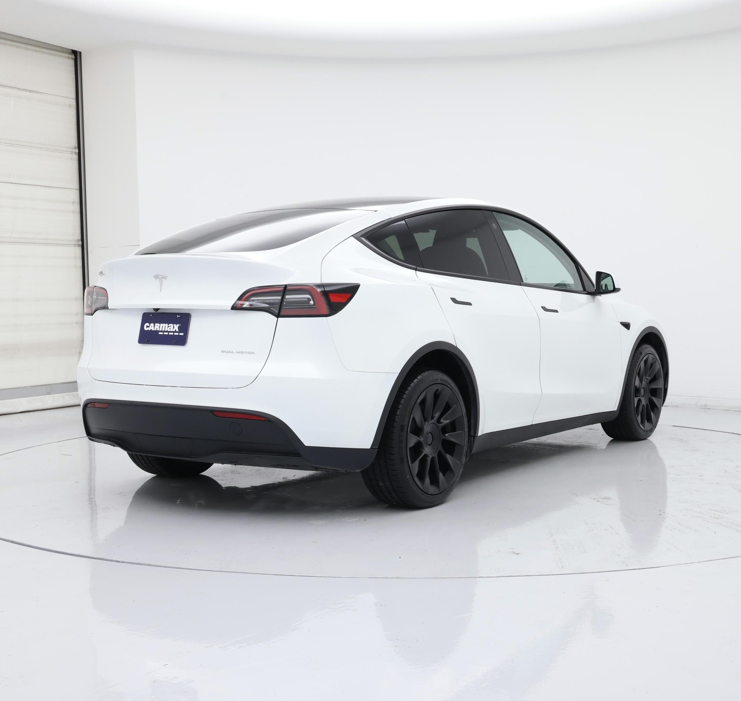 Thumbnail: 2023 Tesla Model Y - 8