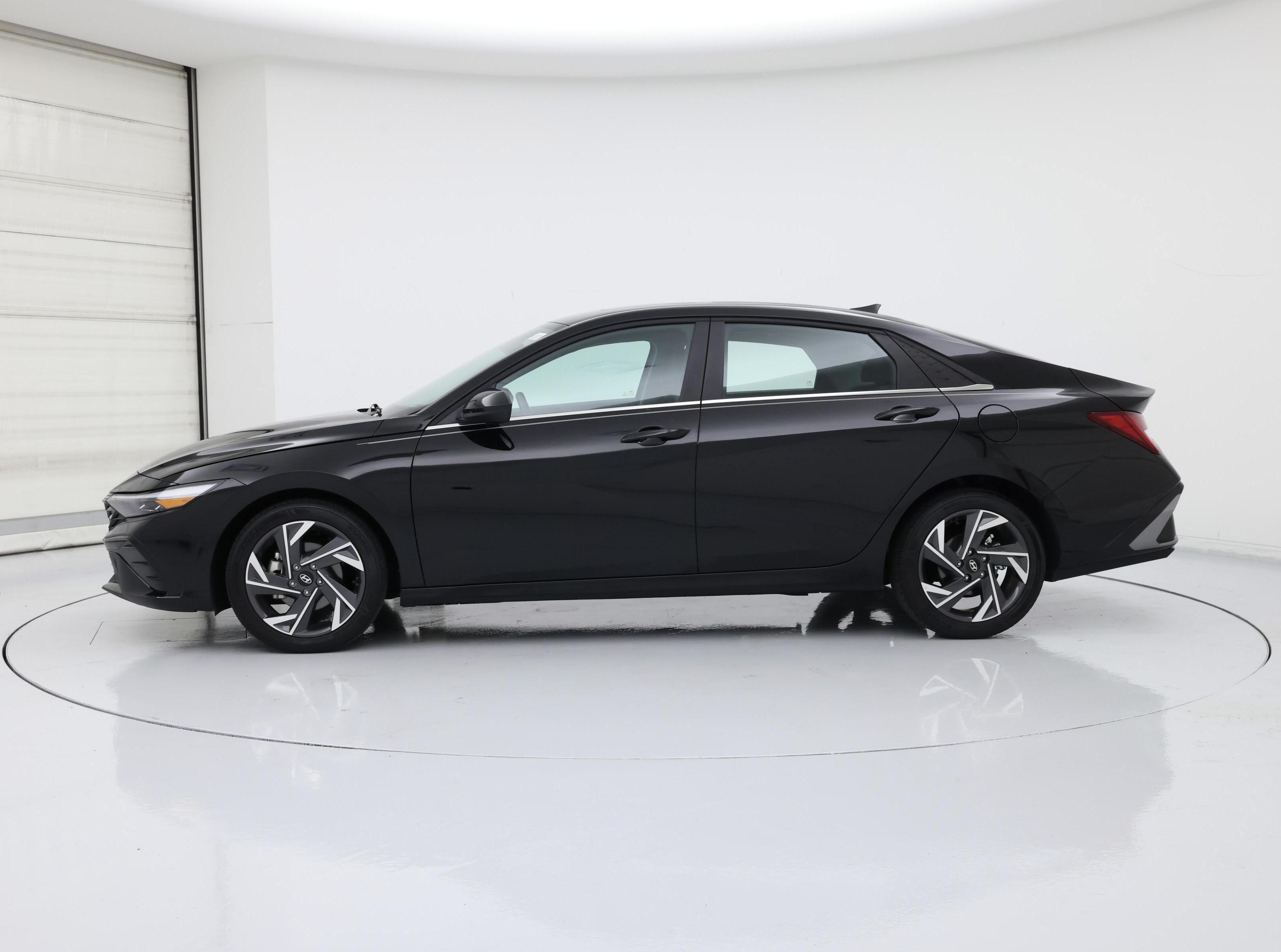 Thumbnail: 2024 Hyundai Elantra - 3