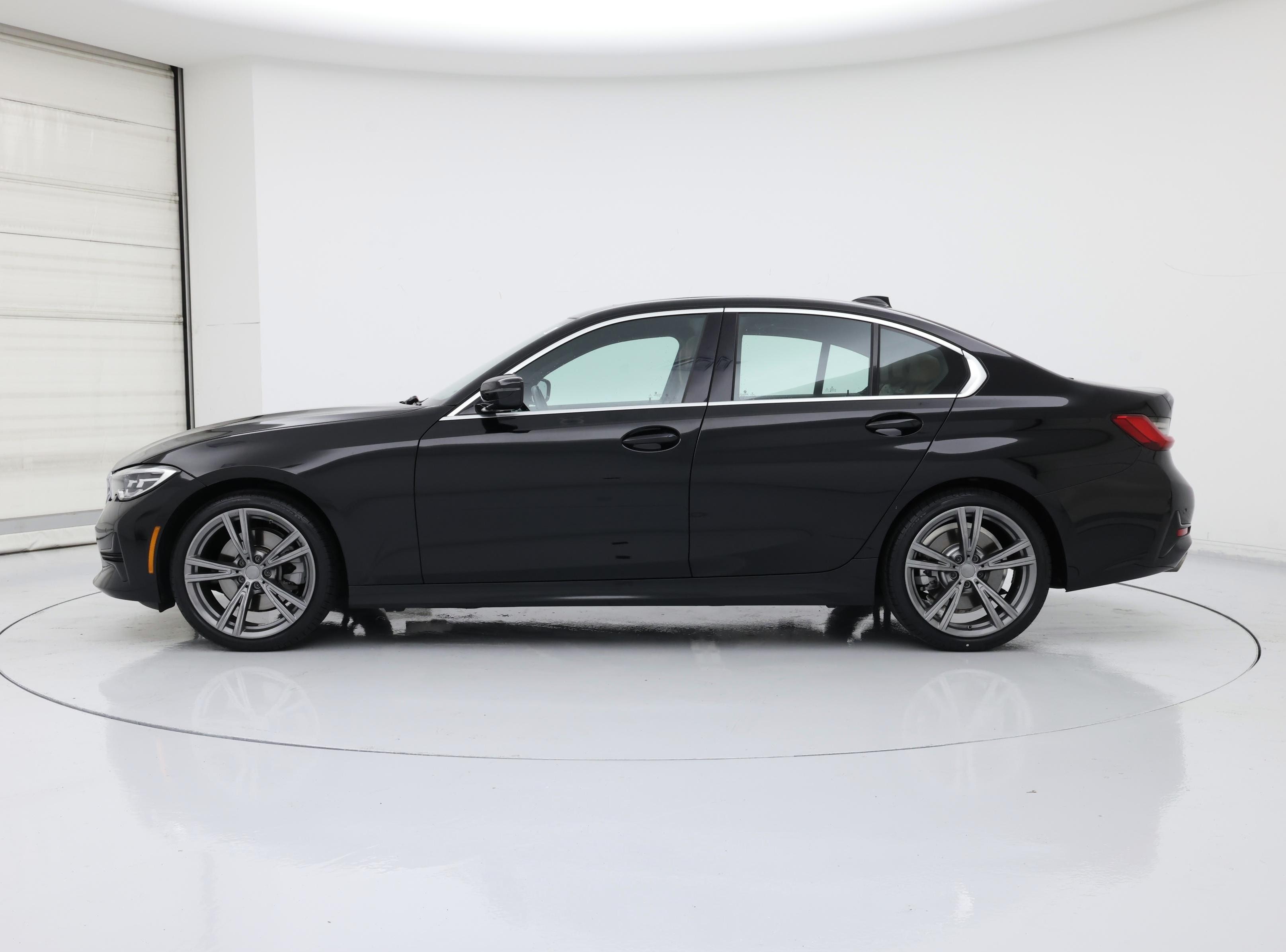 Thumbnail: 2021 BMW 3 Series - 3