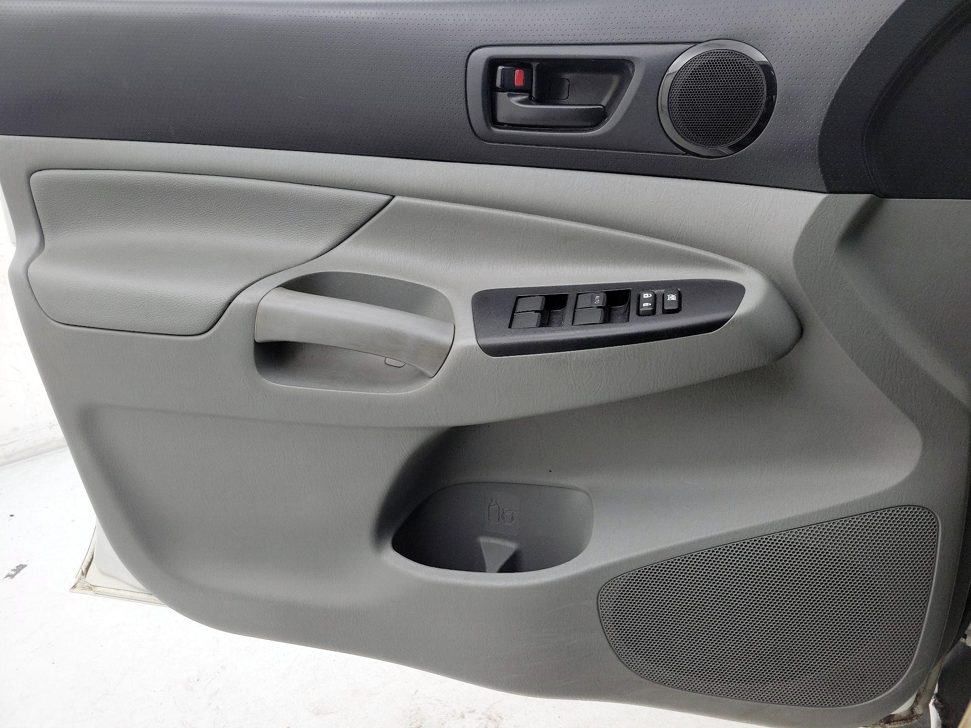 Thumbnail: 2014 Toyota Tacoma - 12